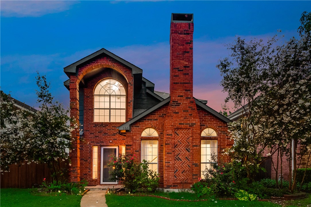 556 Raintree Circle