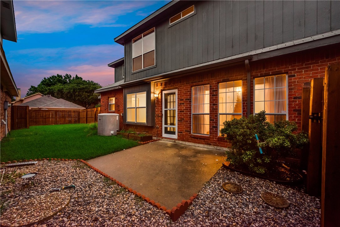 556 Raintree Circle