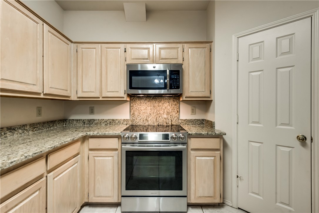 556 Raintree Circle