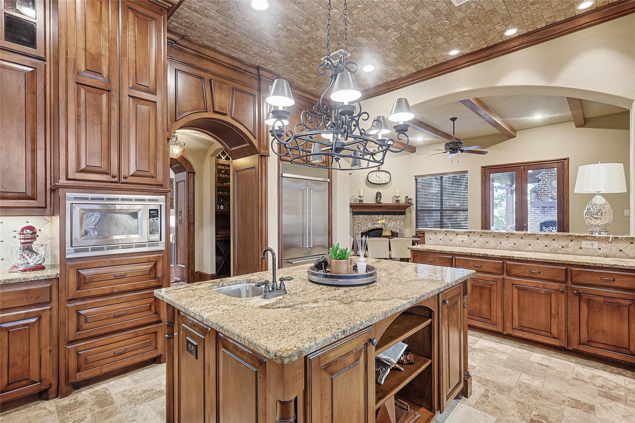 607 Deforest Court
