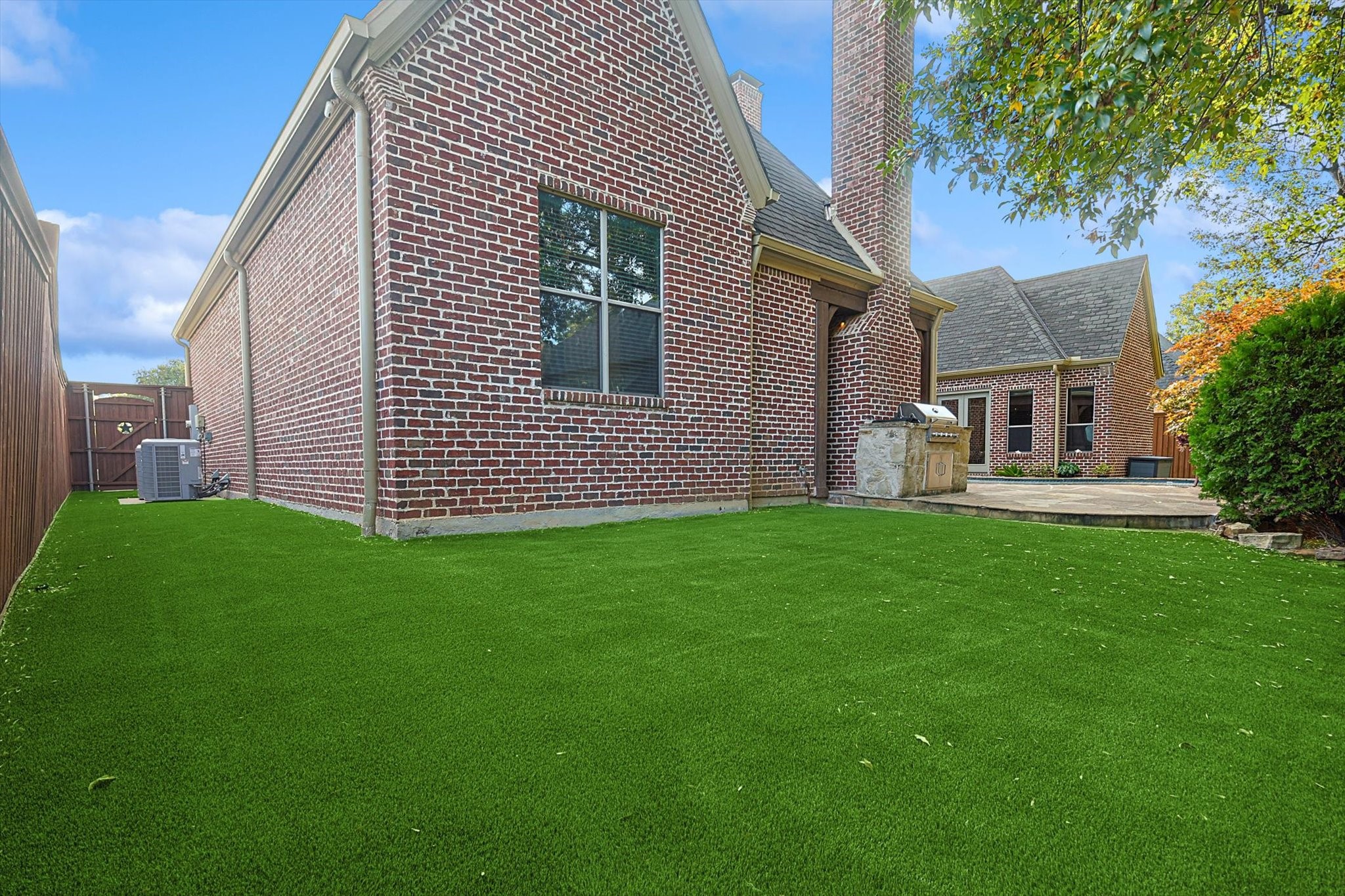 607 Deforest Court