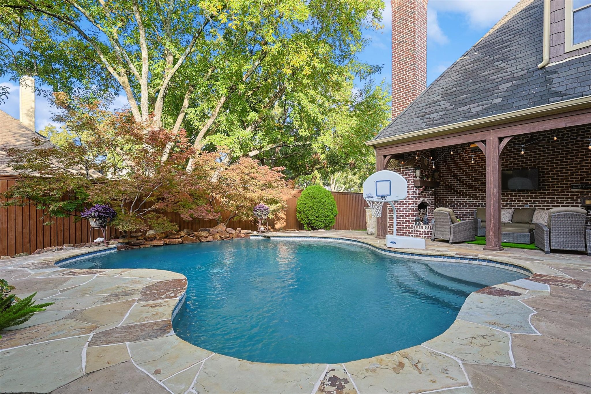 607 Deforest Court