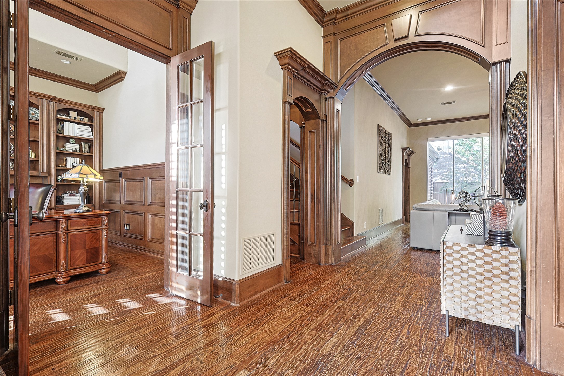 607 Deforest Court