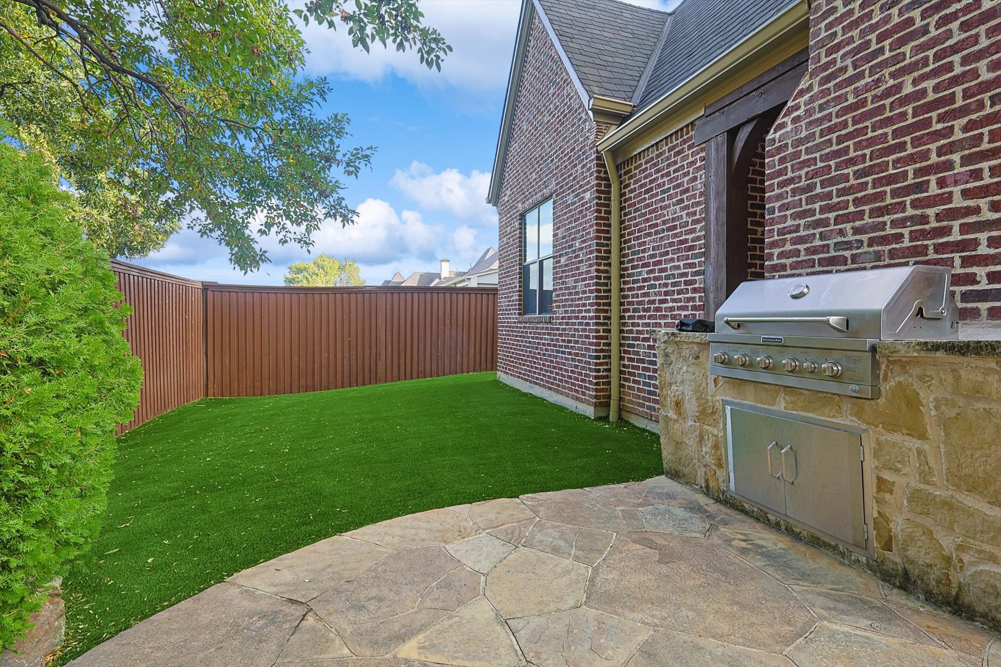 607 Deforest Court