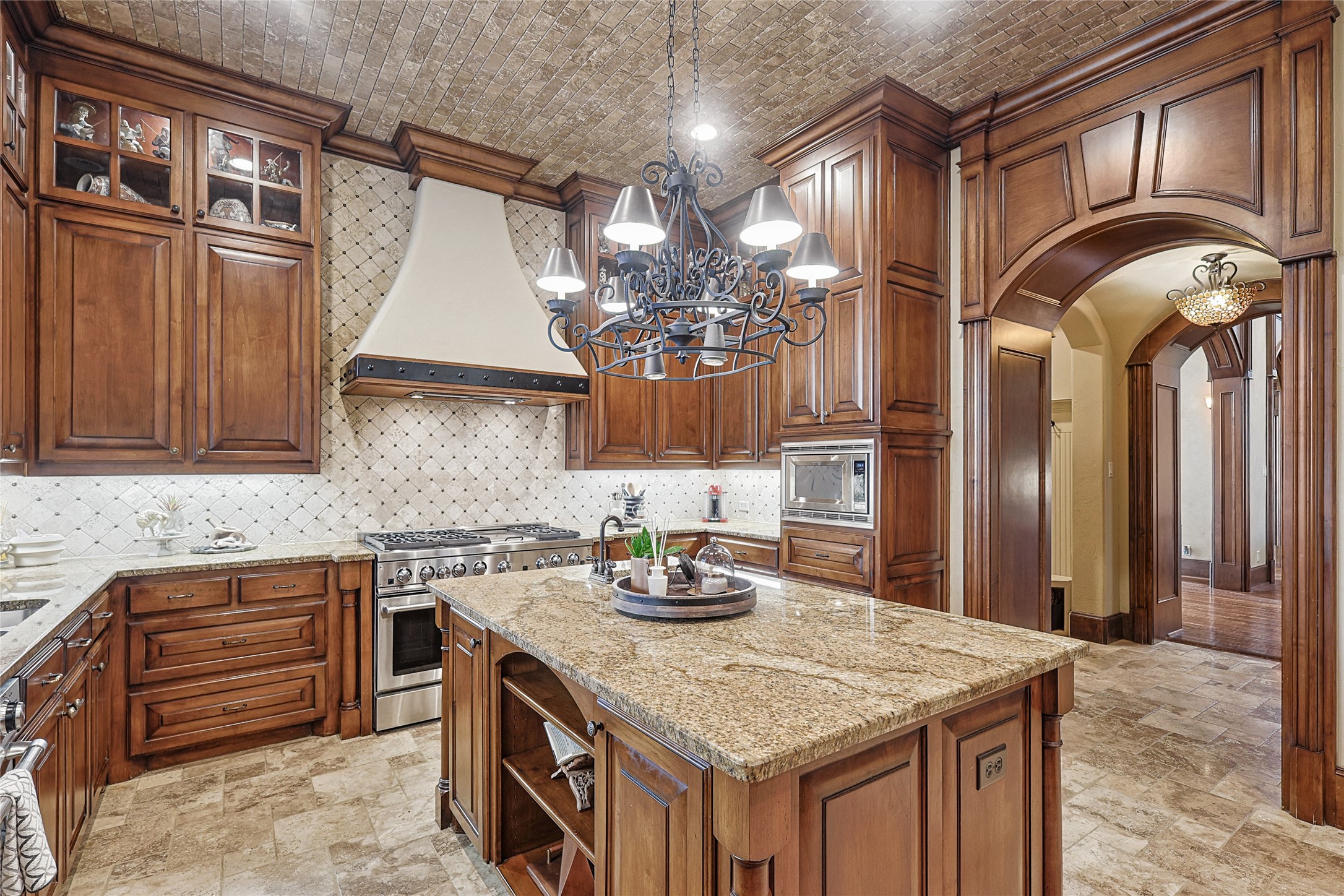 607 Deforest Court