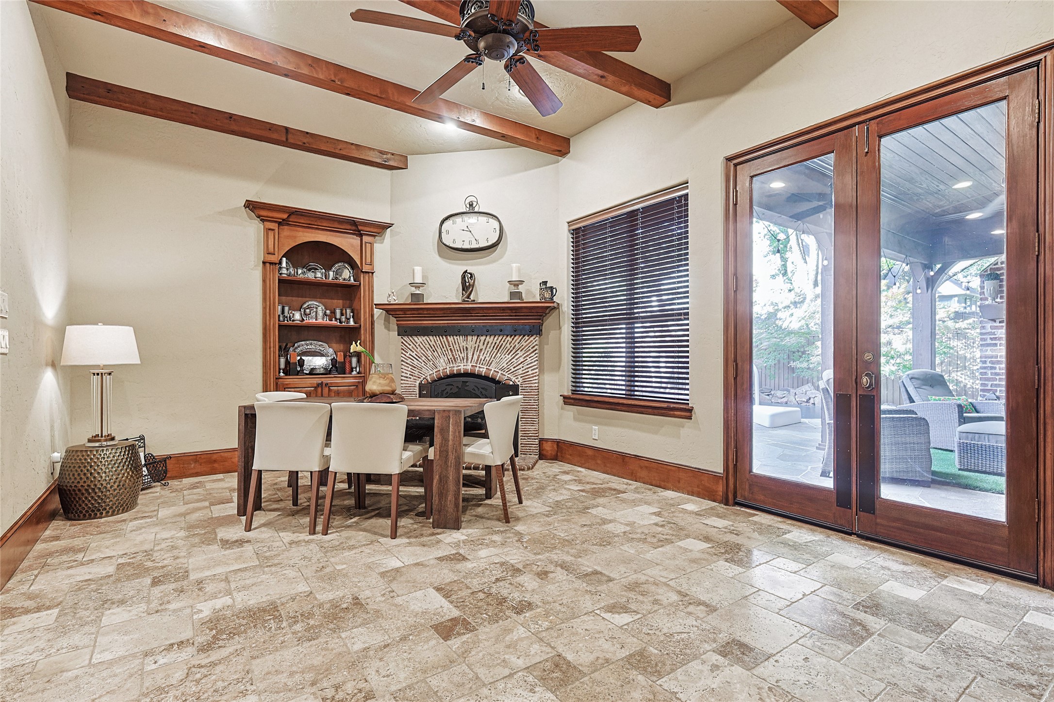 607 Deforest Court