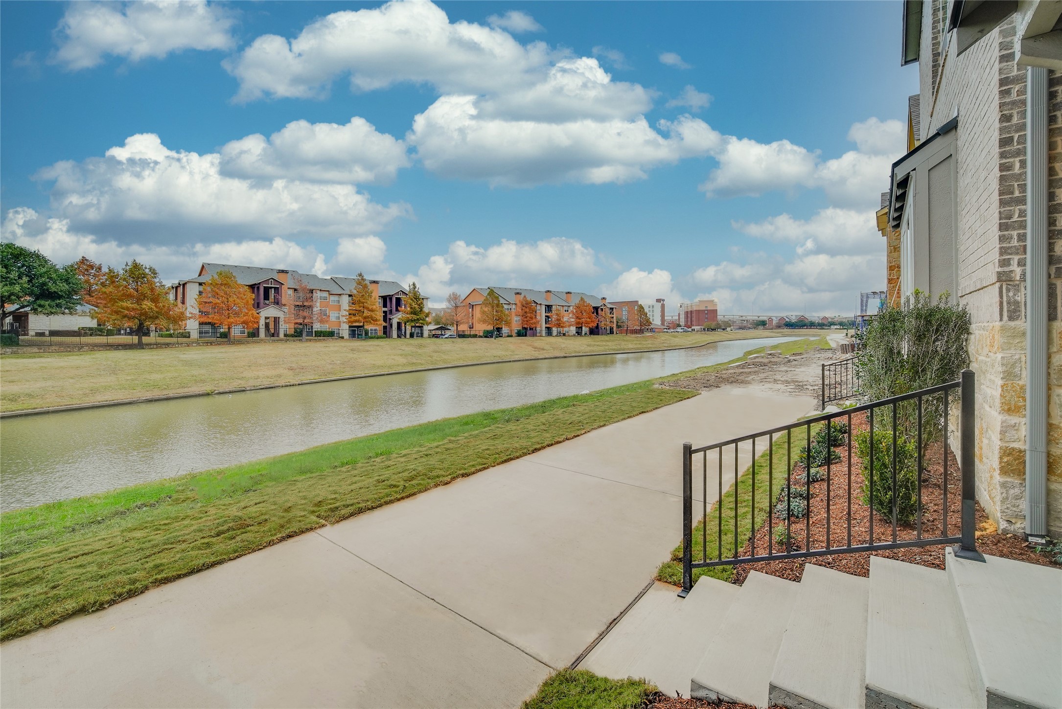 659 Trail Side Drive