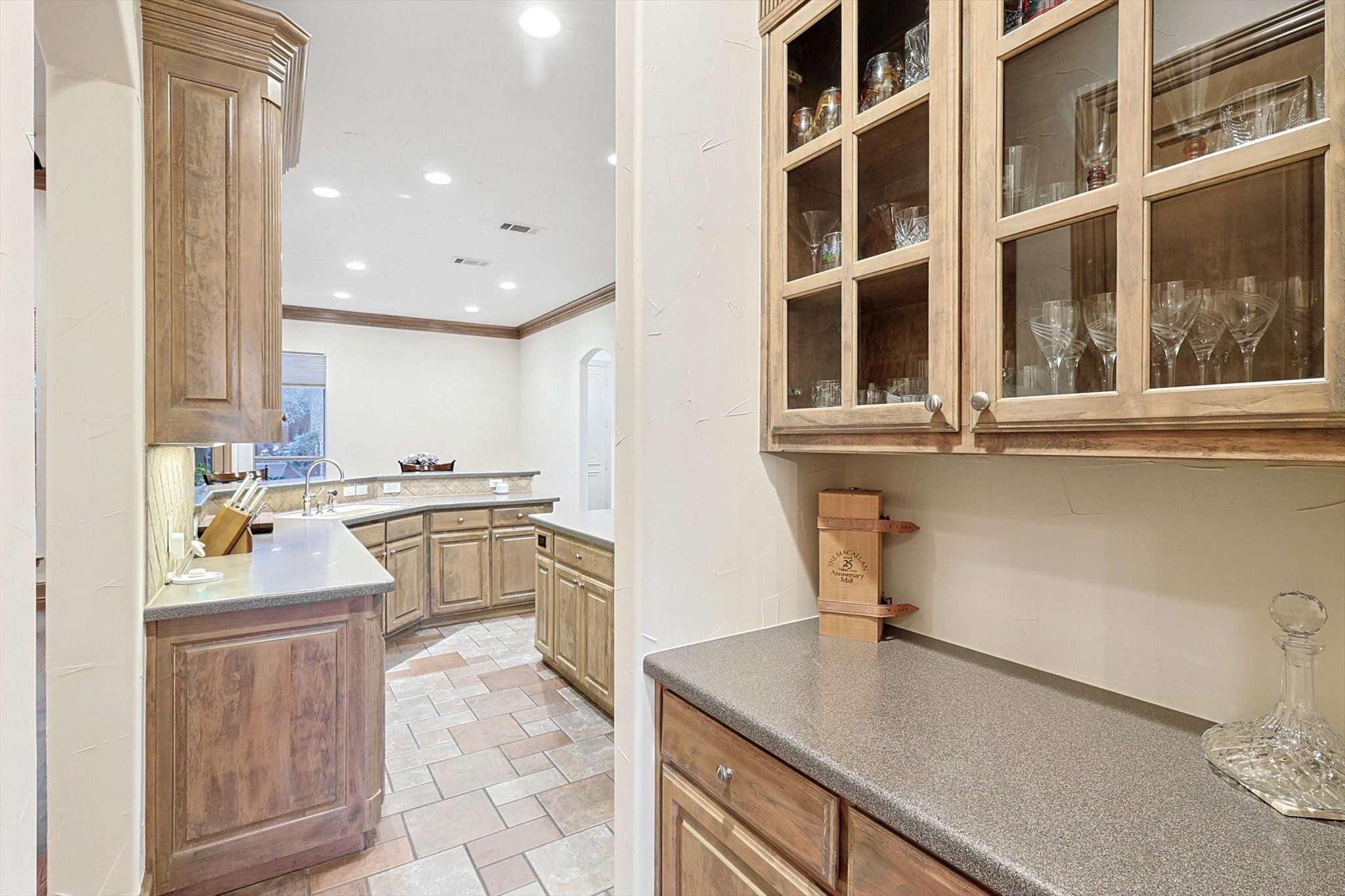 736 Lexington Avenue