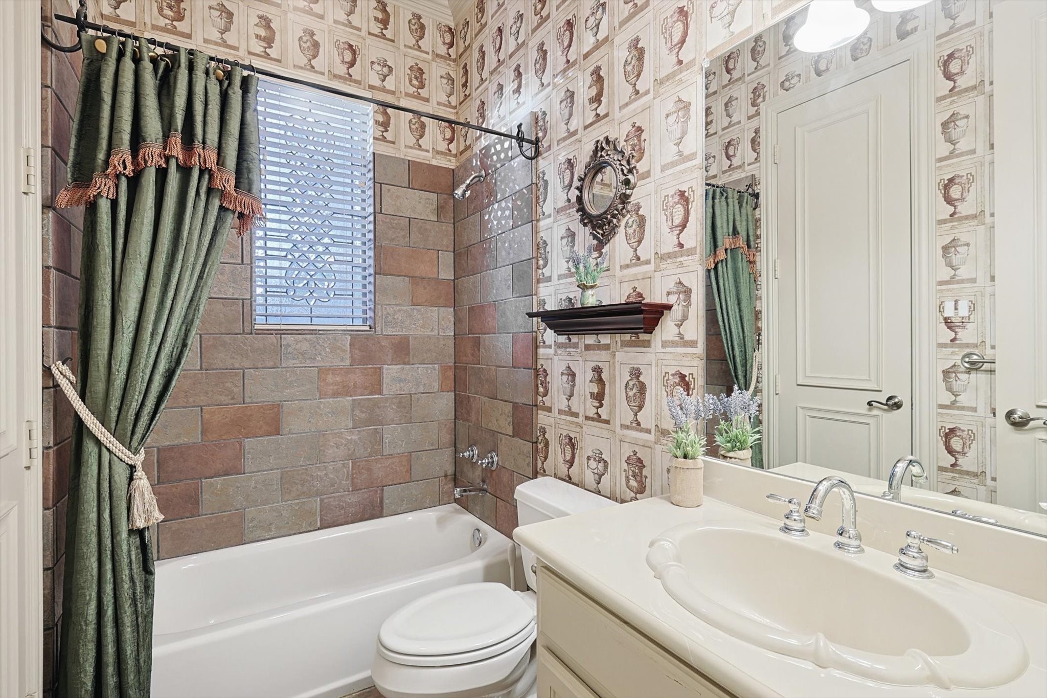 736 Lexington Avenue