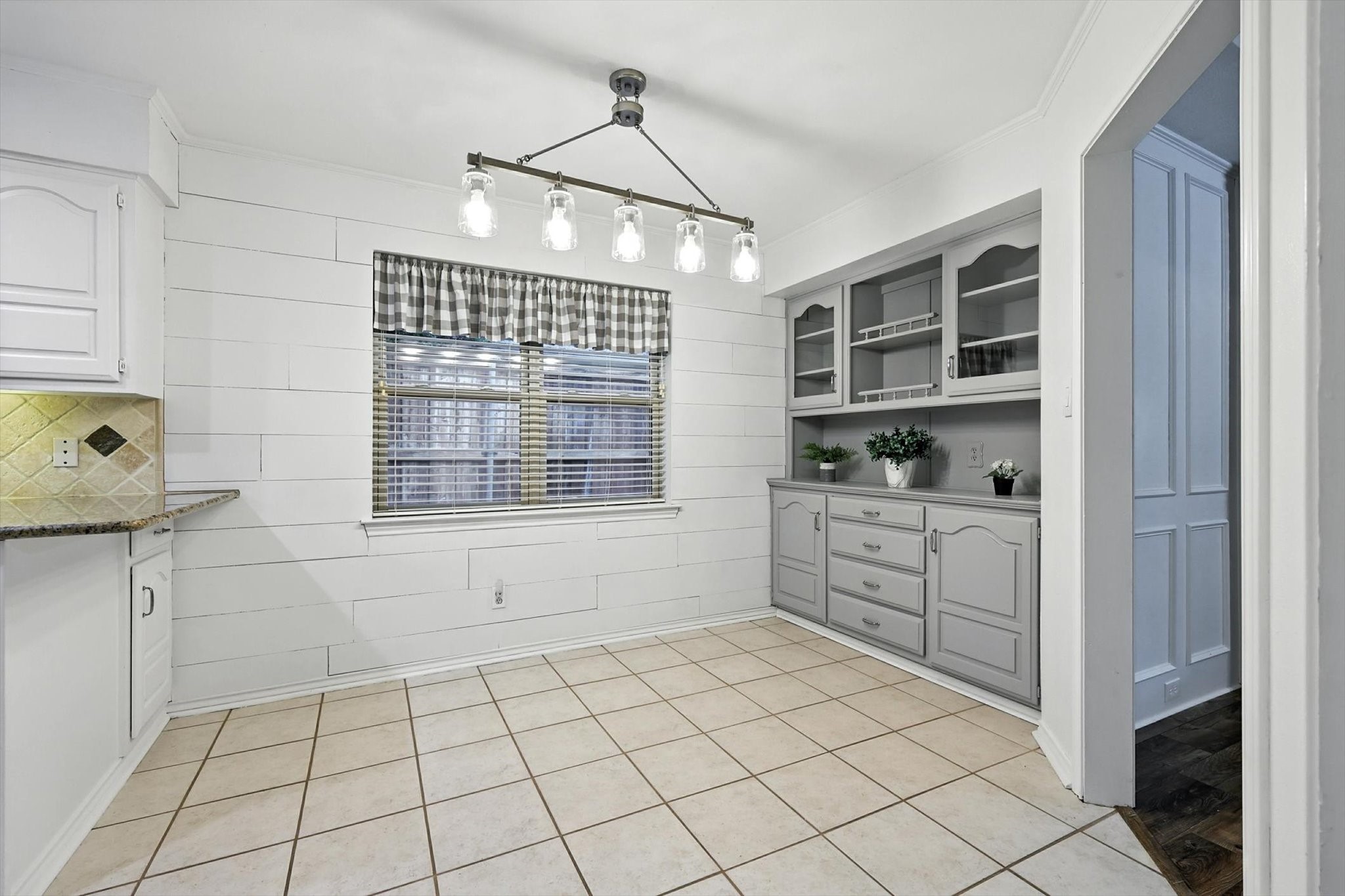 2704 Fountain Head Drive
