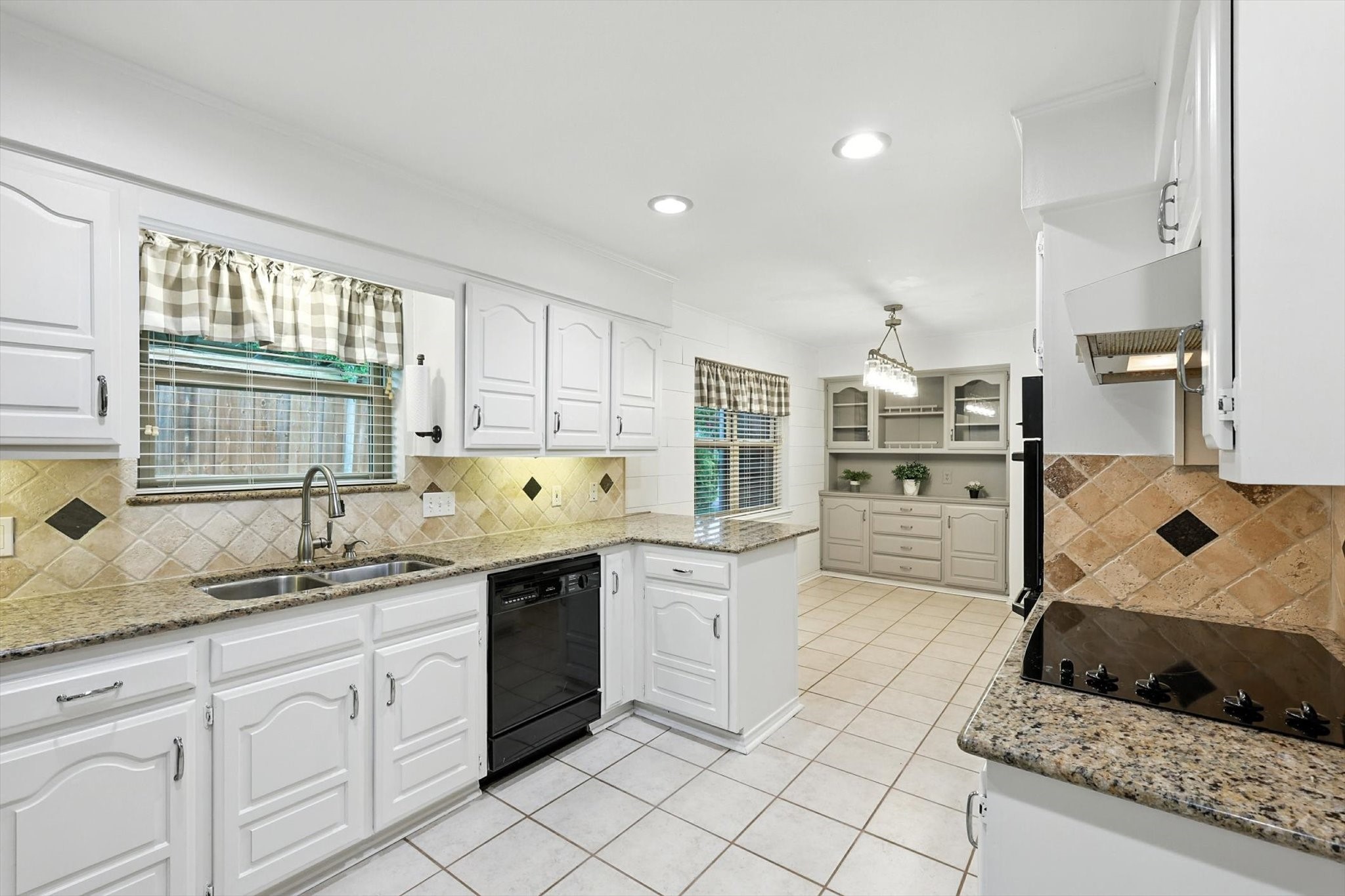 2704 Fountain Head Drive