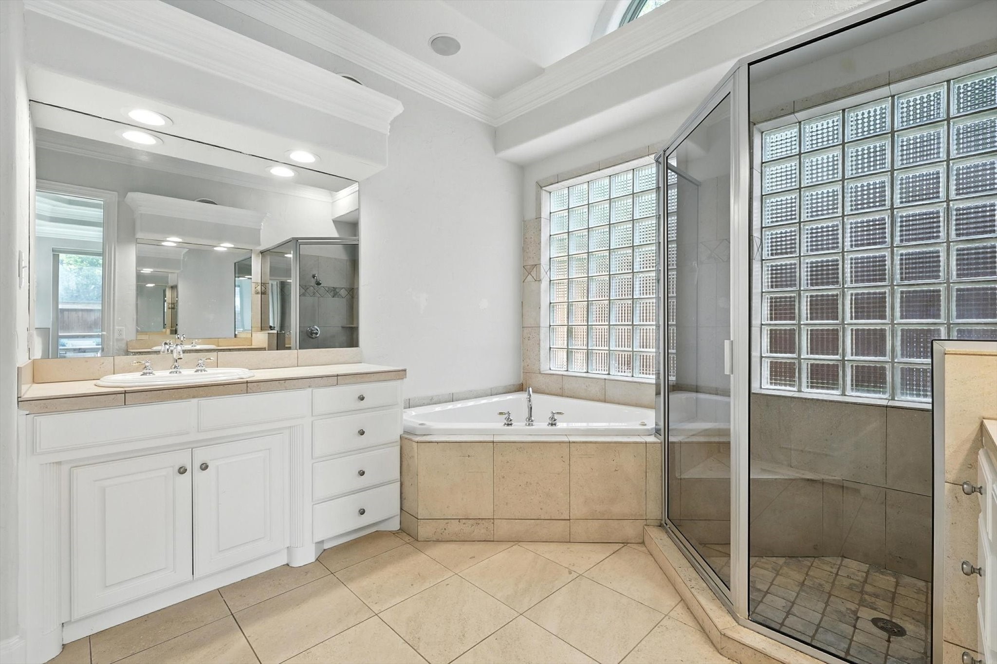 748 Lexington Avenue