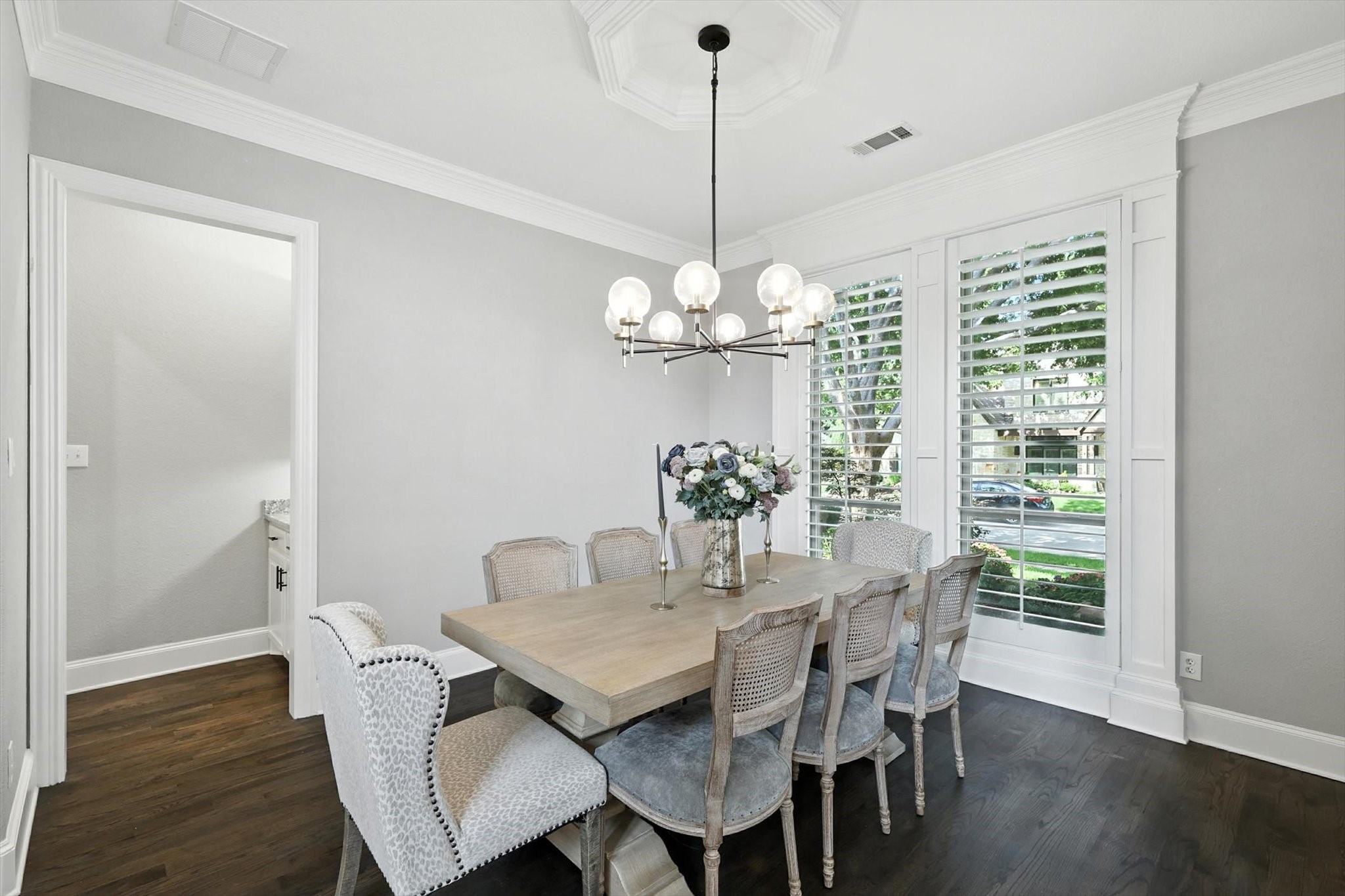 748 Lexington Avenue