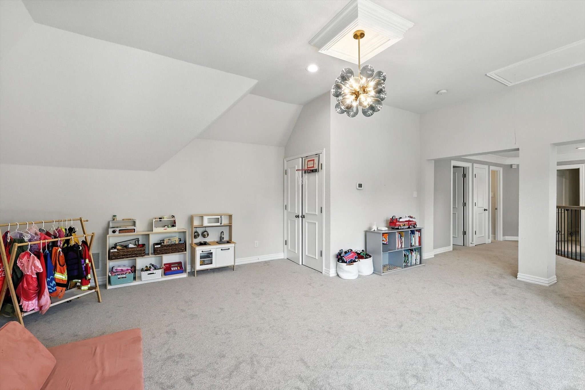 748 Lexington Avenue