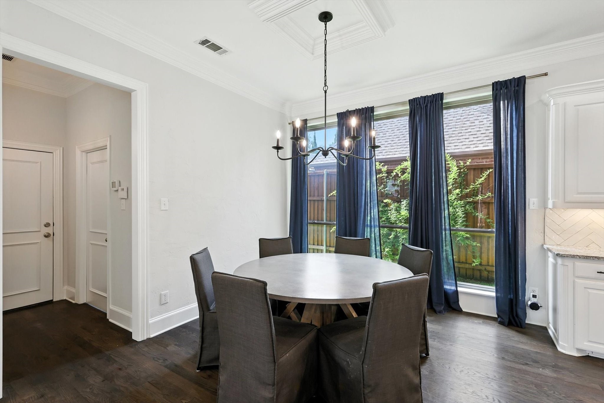 748 Lexington Avenue