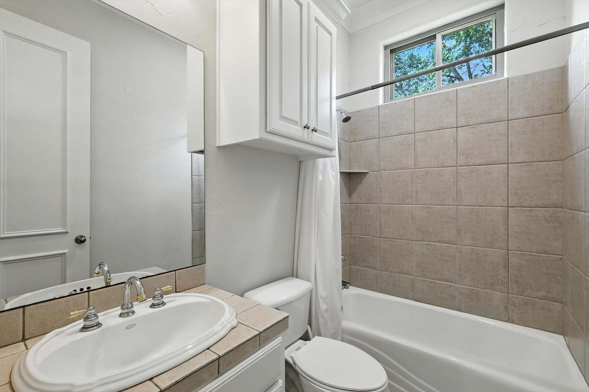 748 Lexington Avenue