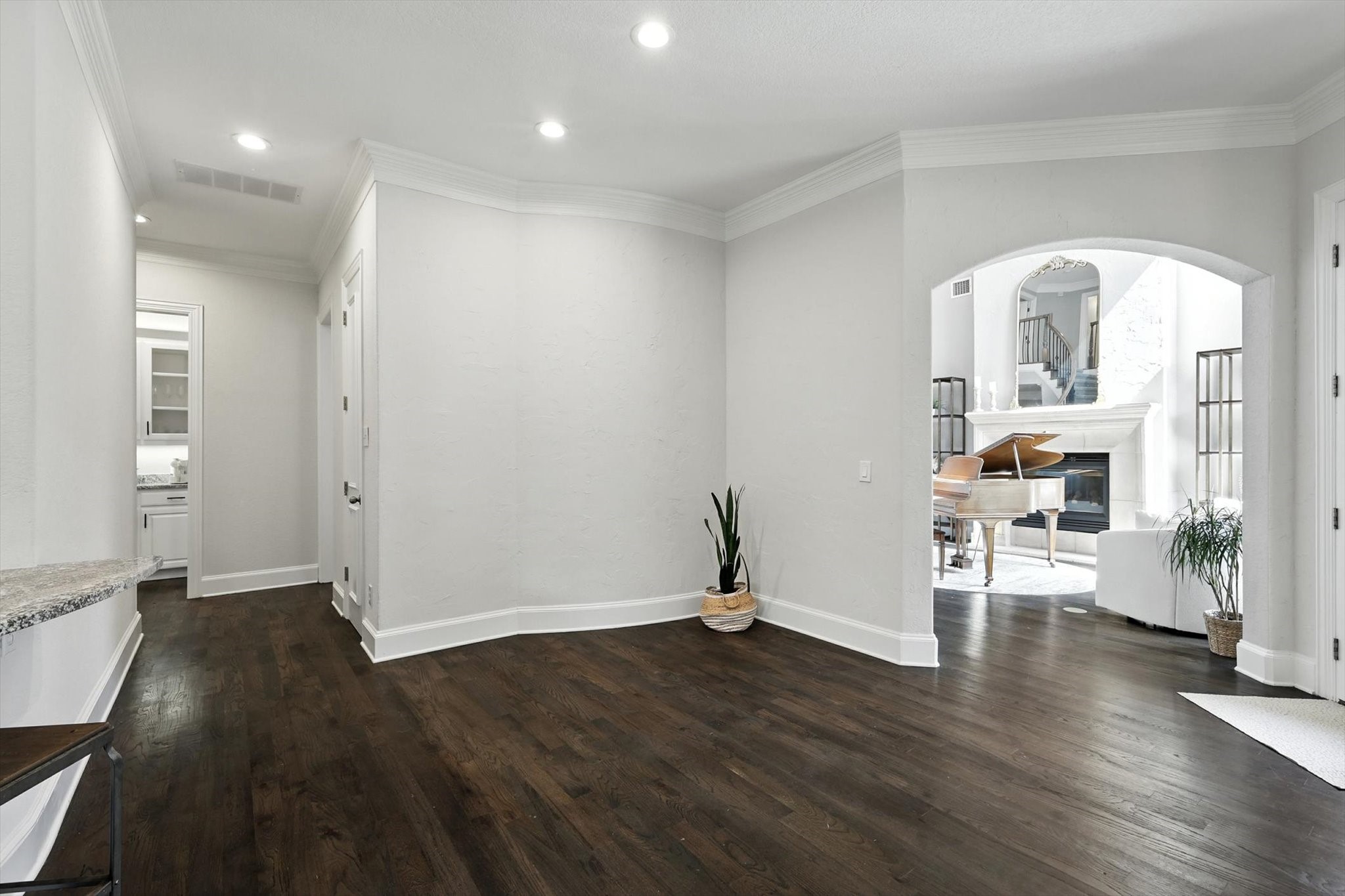 748 Lexington Avenue