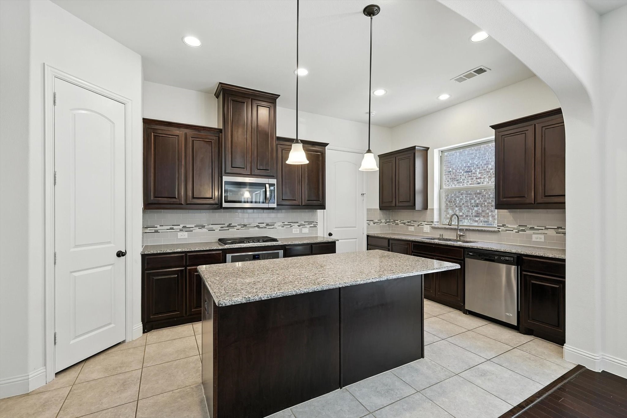 756 Huntingdon Street