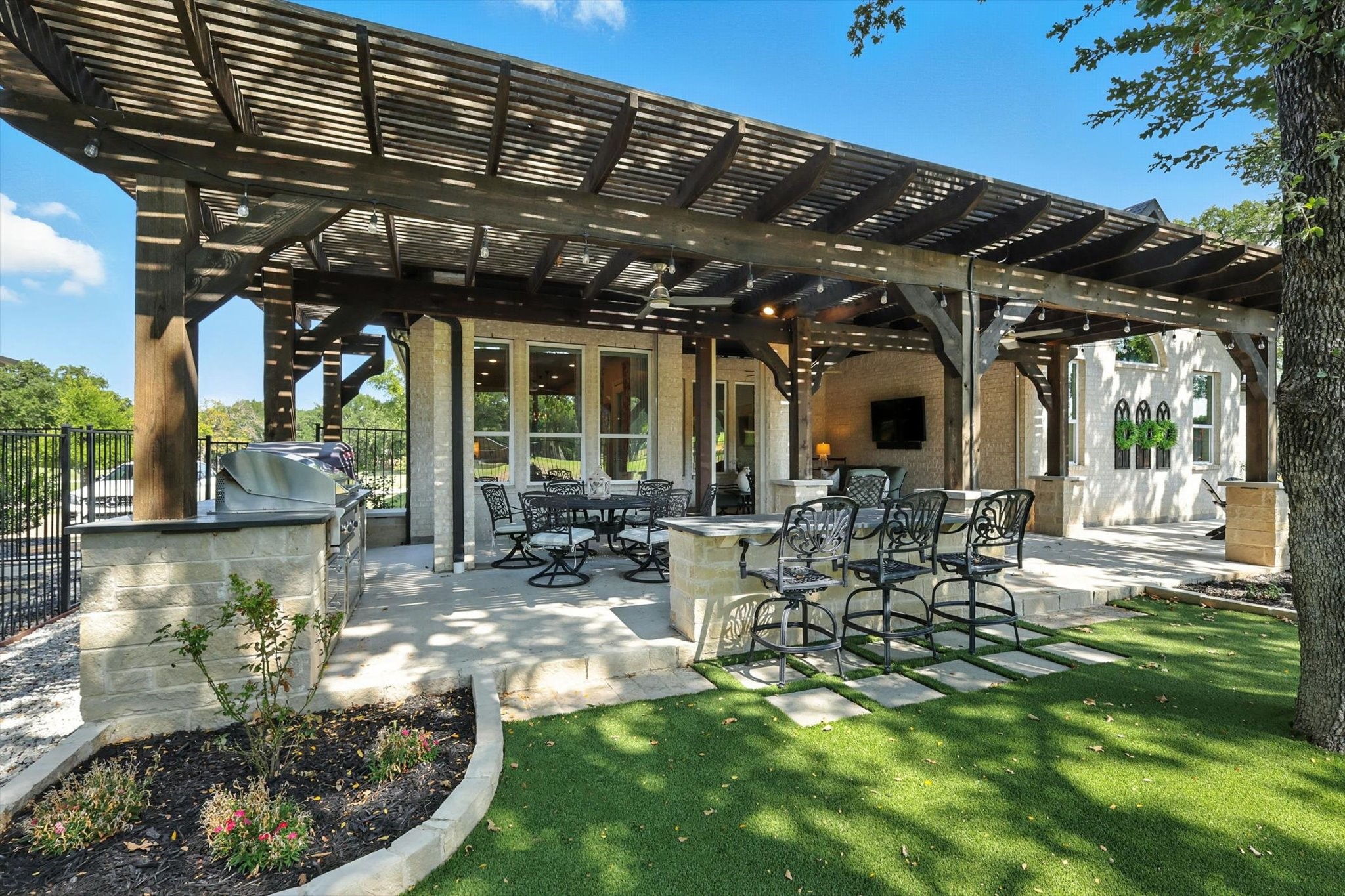 402 Hershey Lane