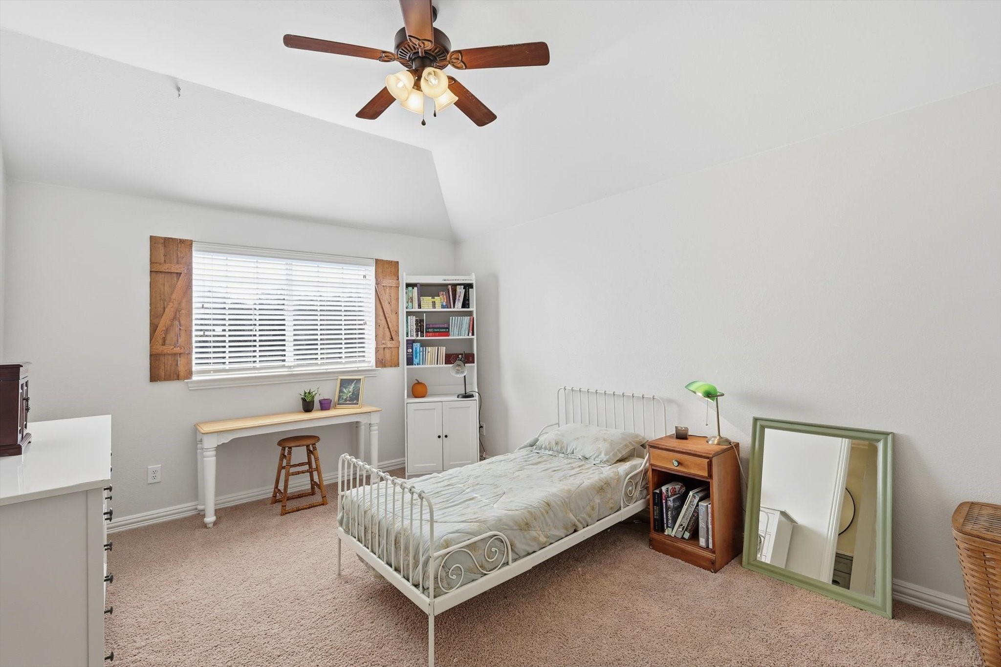 192 Hollowtree Court