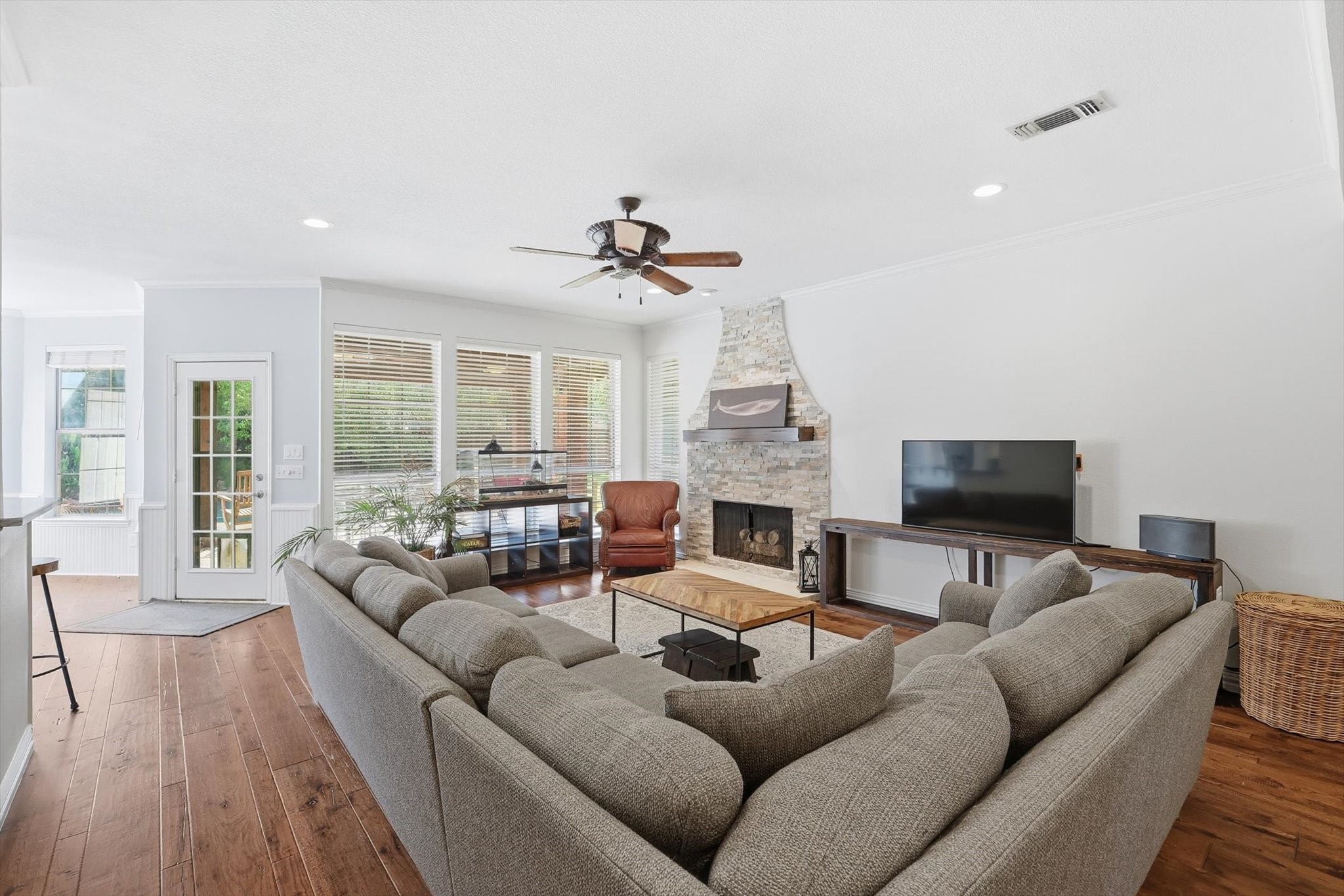 192 Hollowtree Court