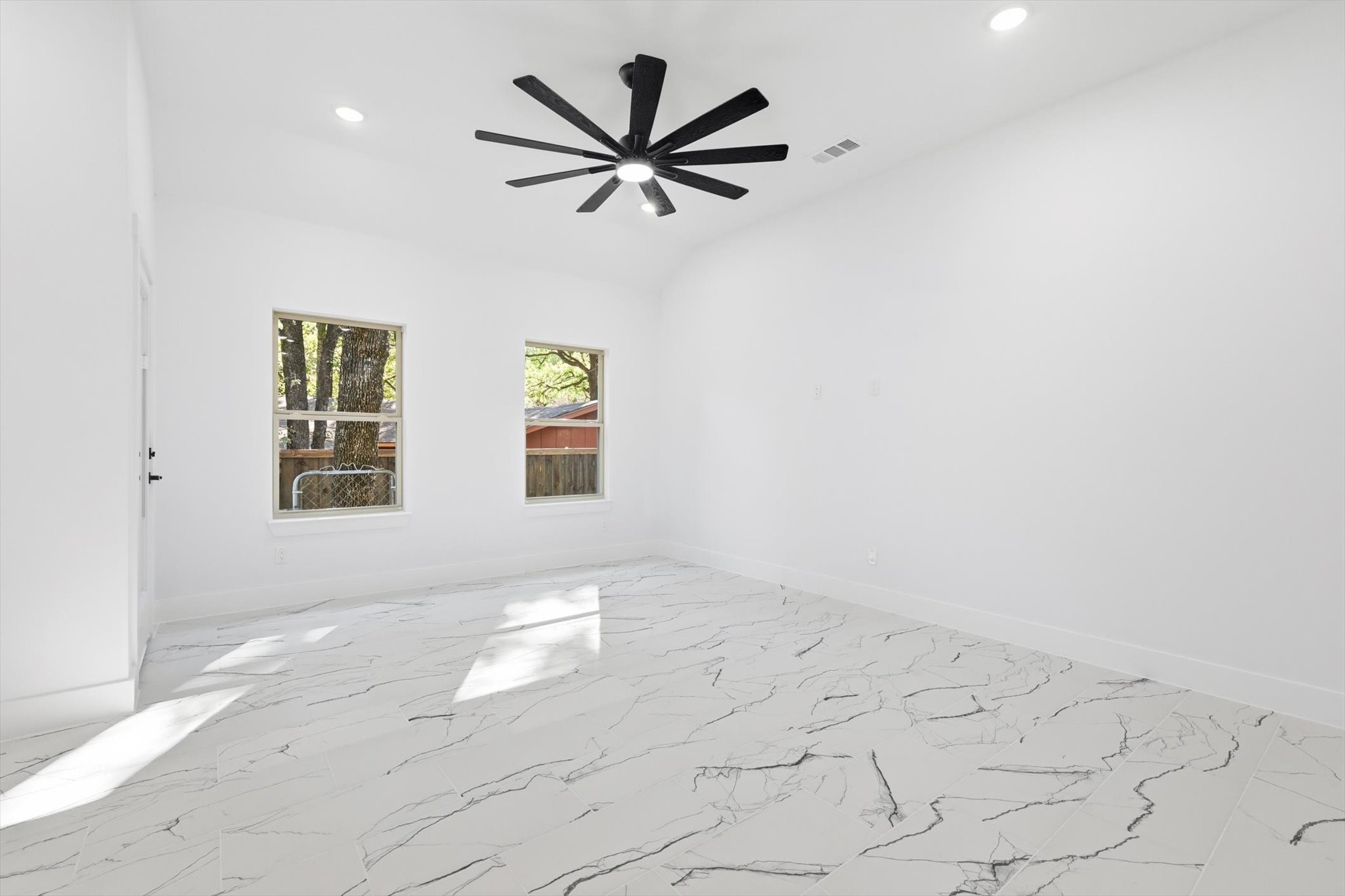 105 Forest Oaks Drive