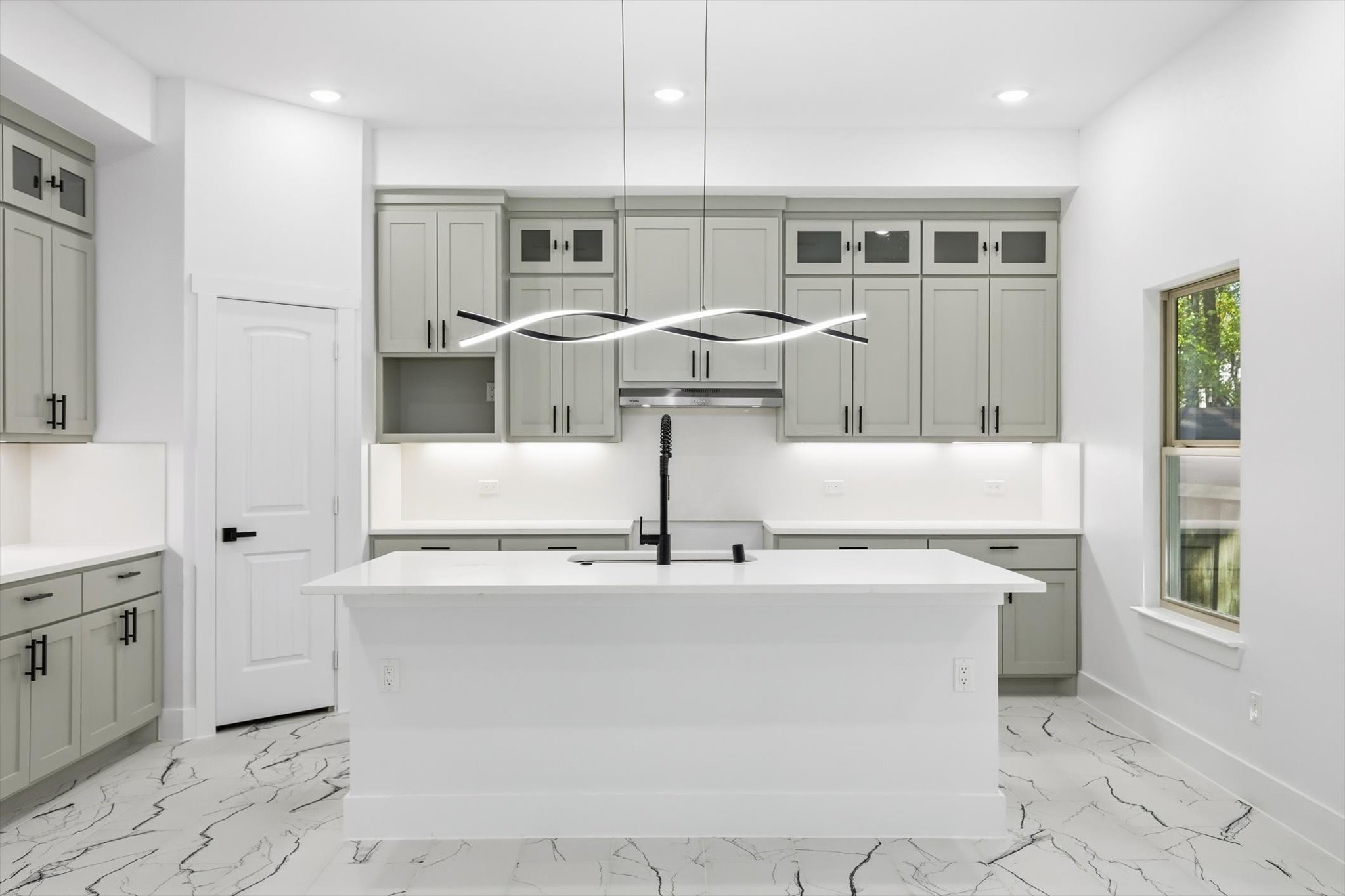 105 Forest Oaks Drive