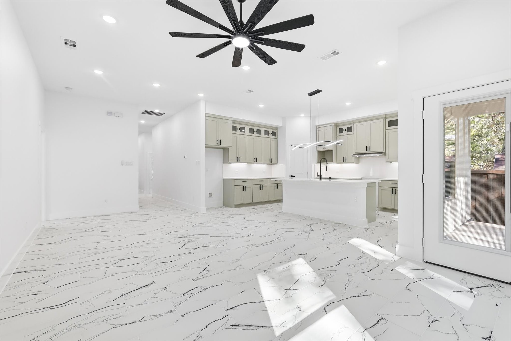 105 Forest Oaks Drive