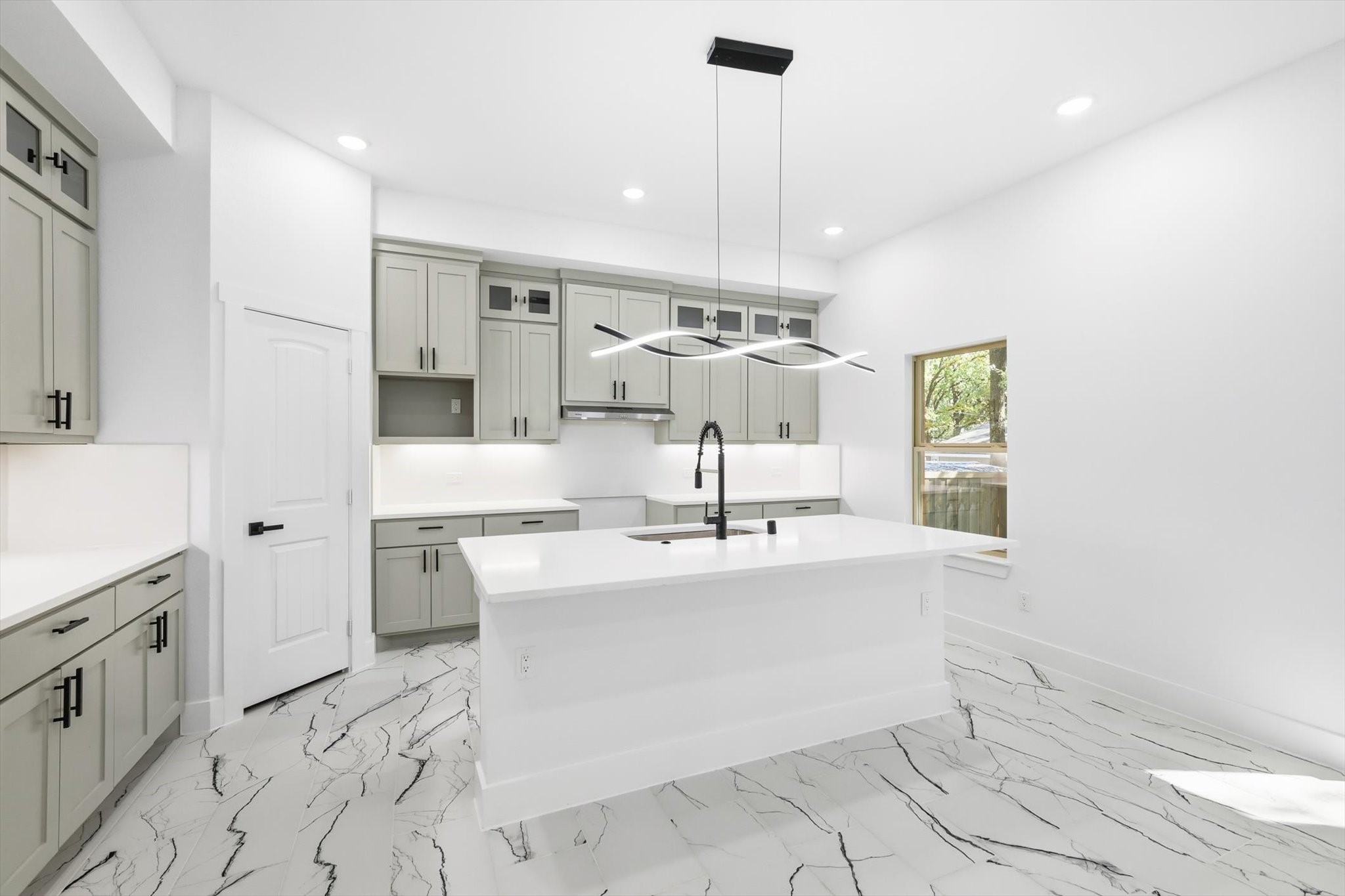 105 Forest Oaks Drive