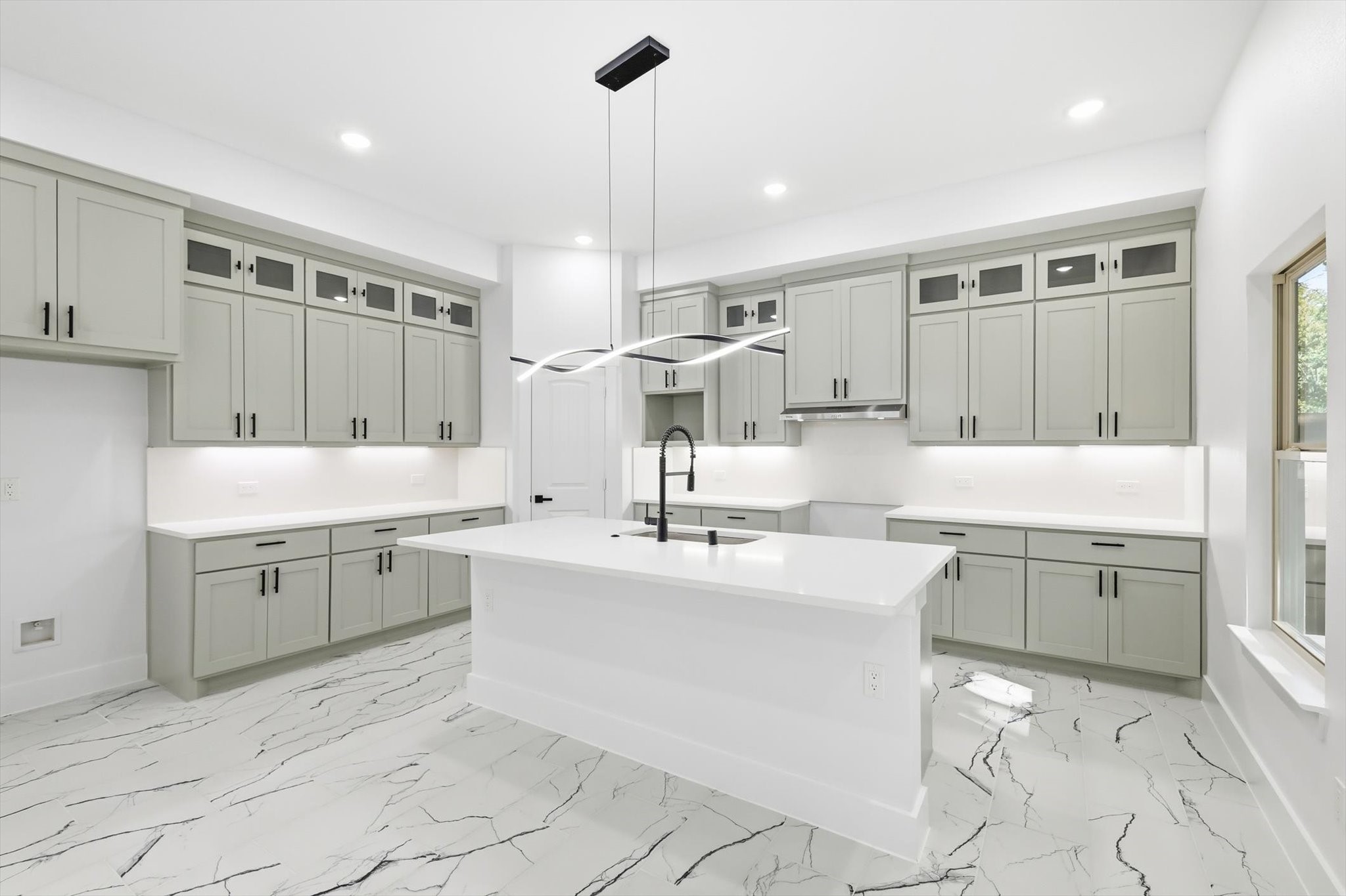 105 Forest Oaks Drive