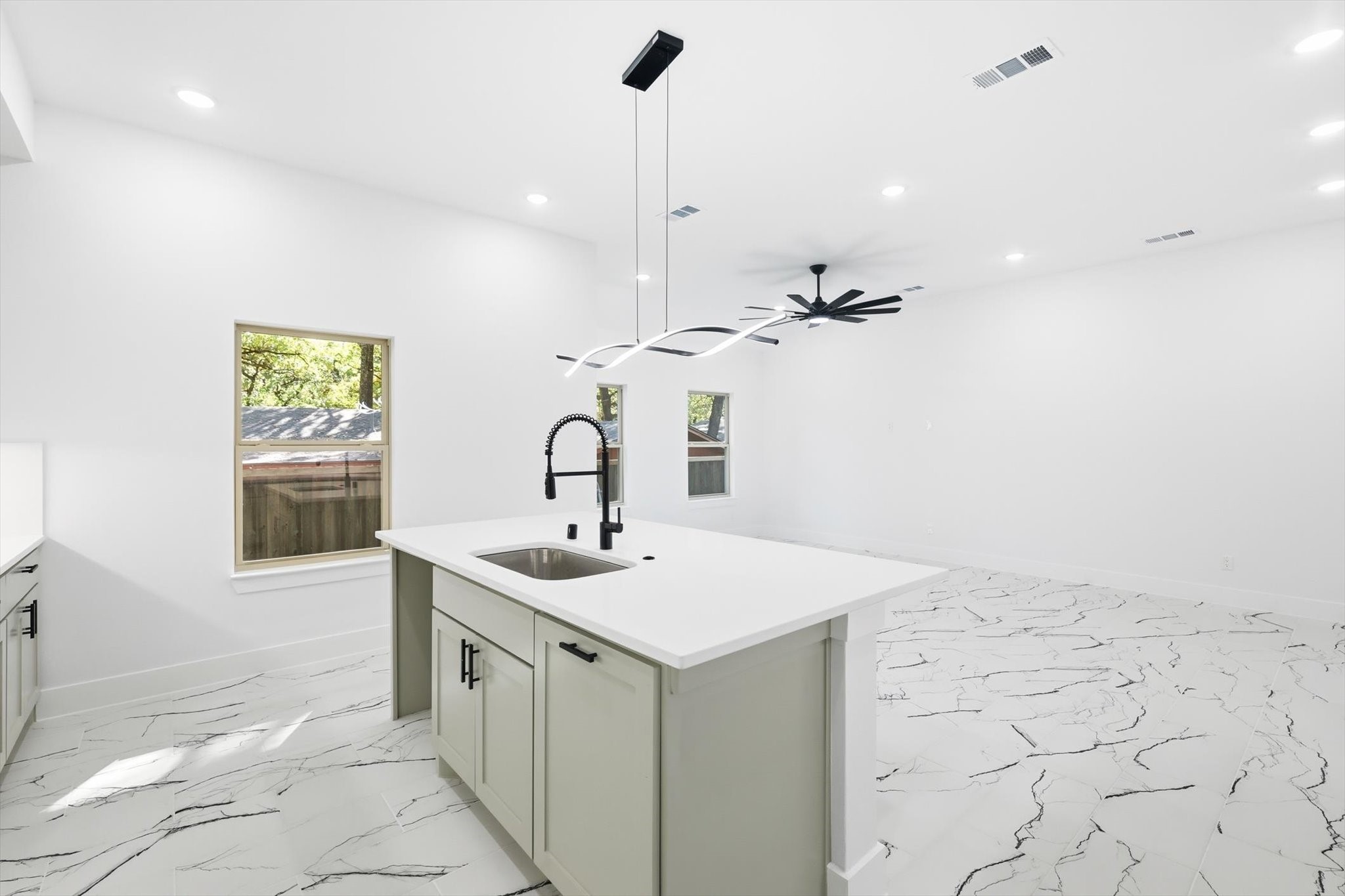 105 Forest Oaks Drive