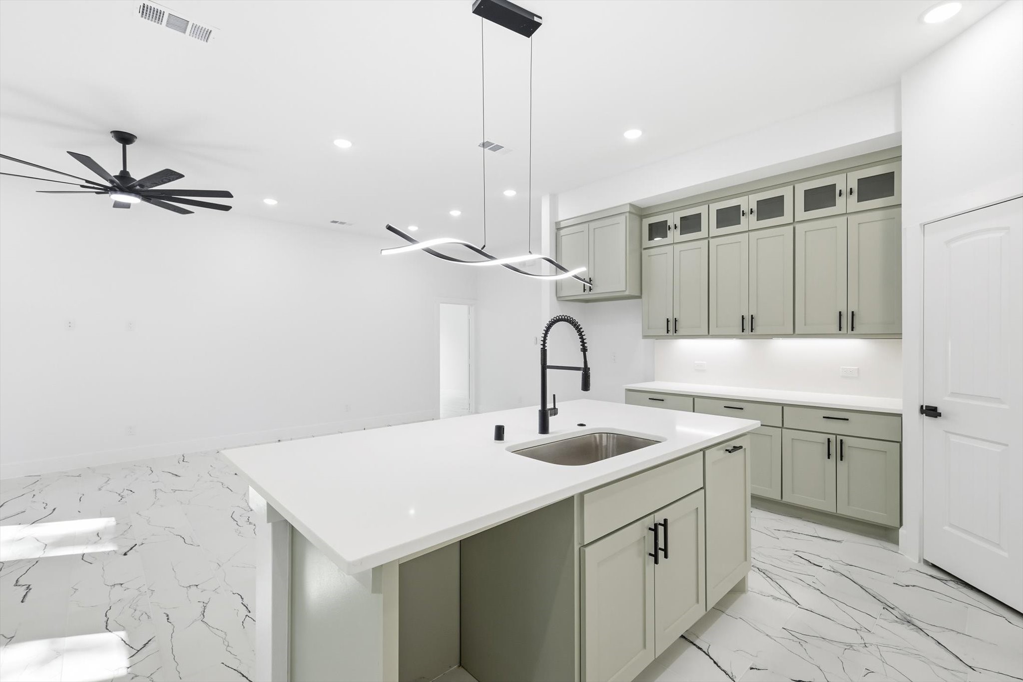 105 Forest Oaks Drive