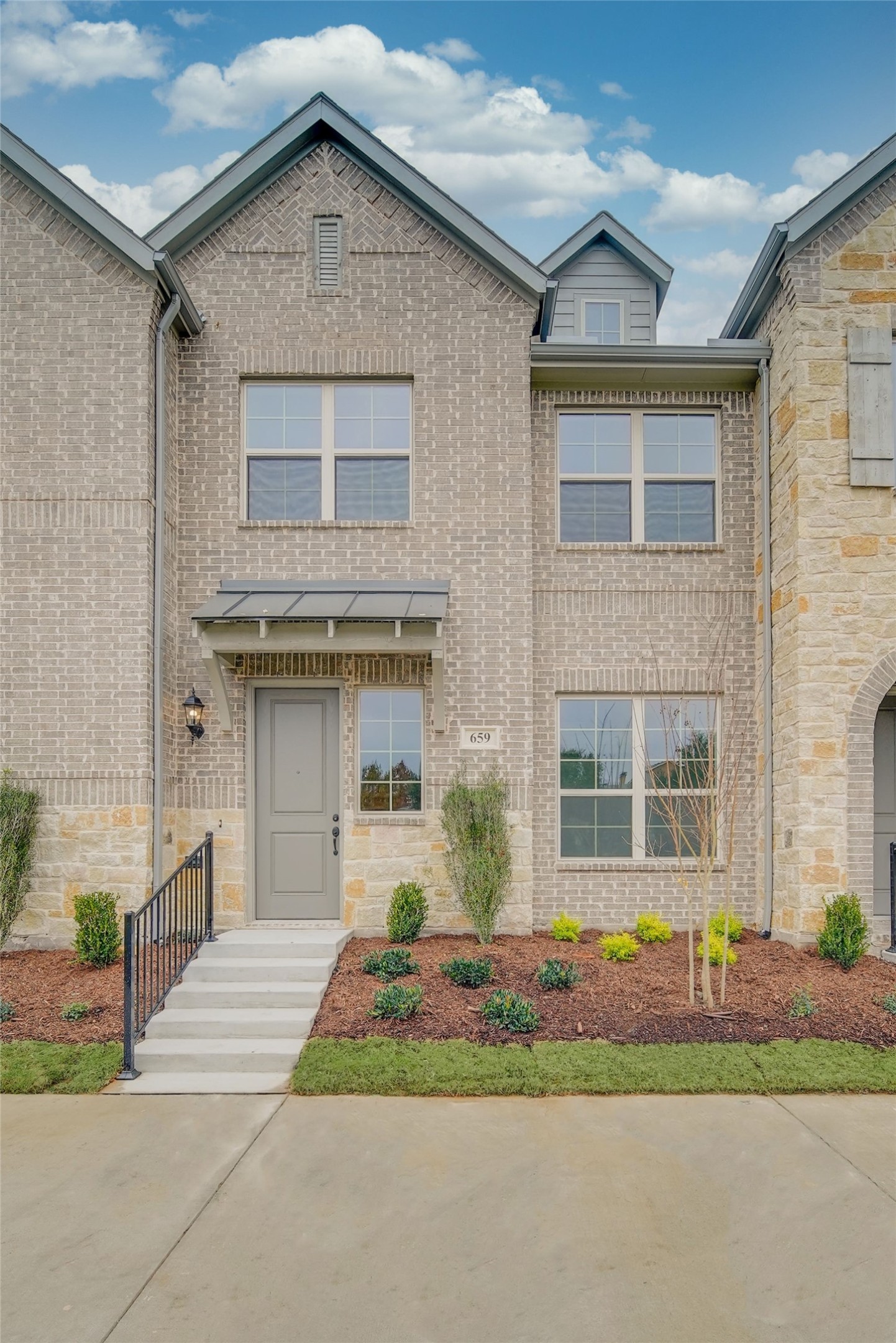 659 Trail Side Drive