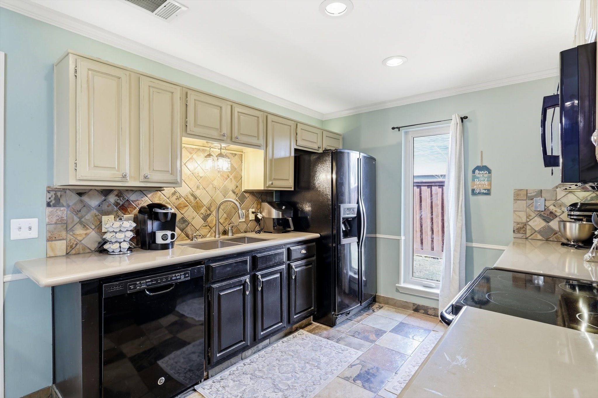 306 Pepperwood Street