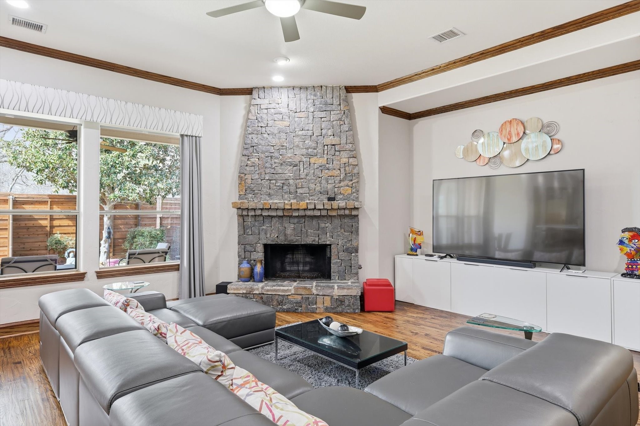 627 Prestwick Court