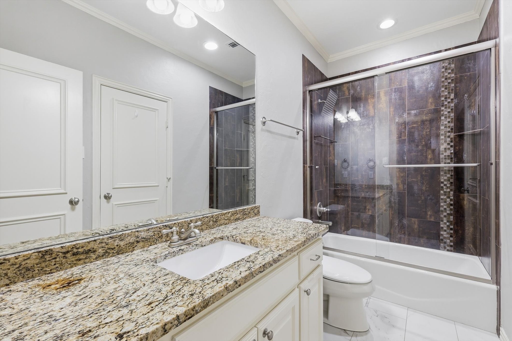 627 Prestwick Court