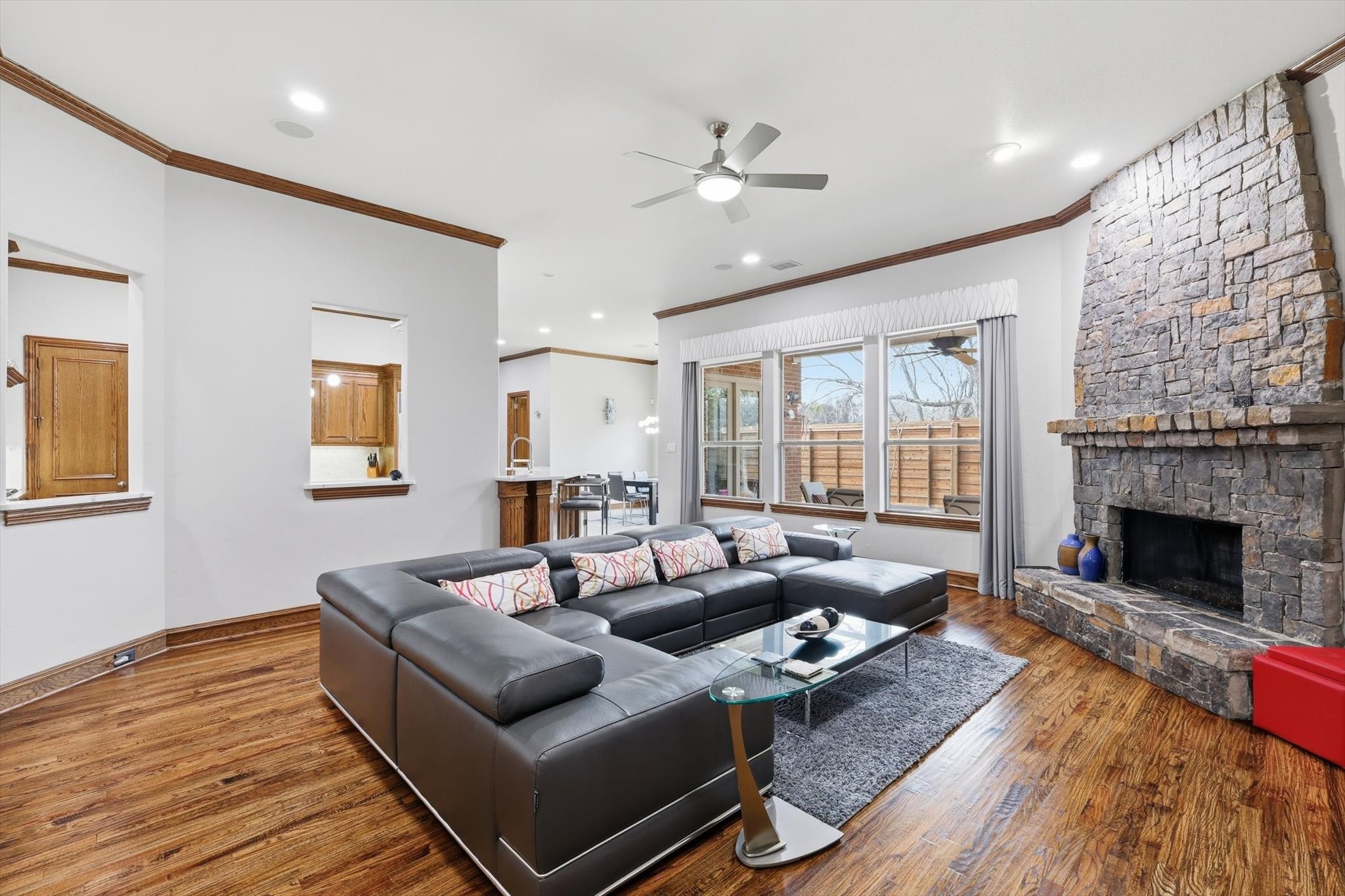627 Prestwick Court