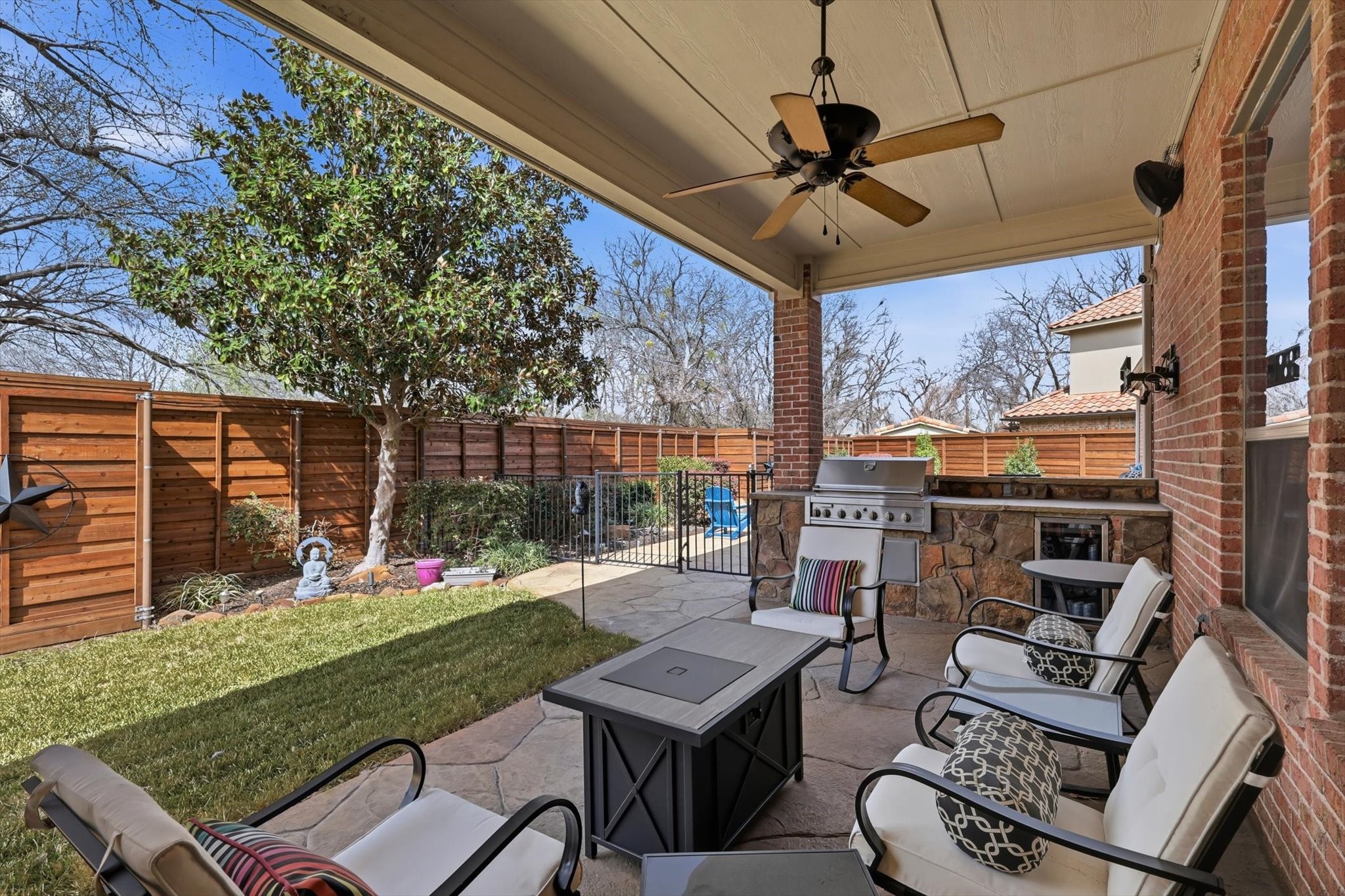 627 Prestwick Court
