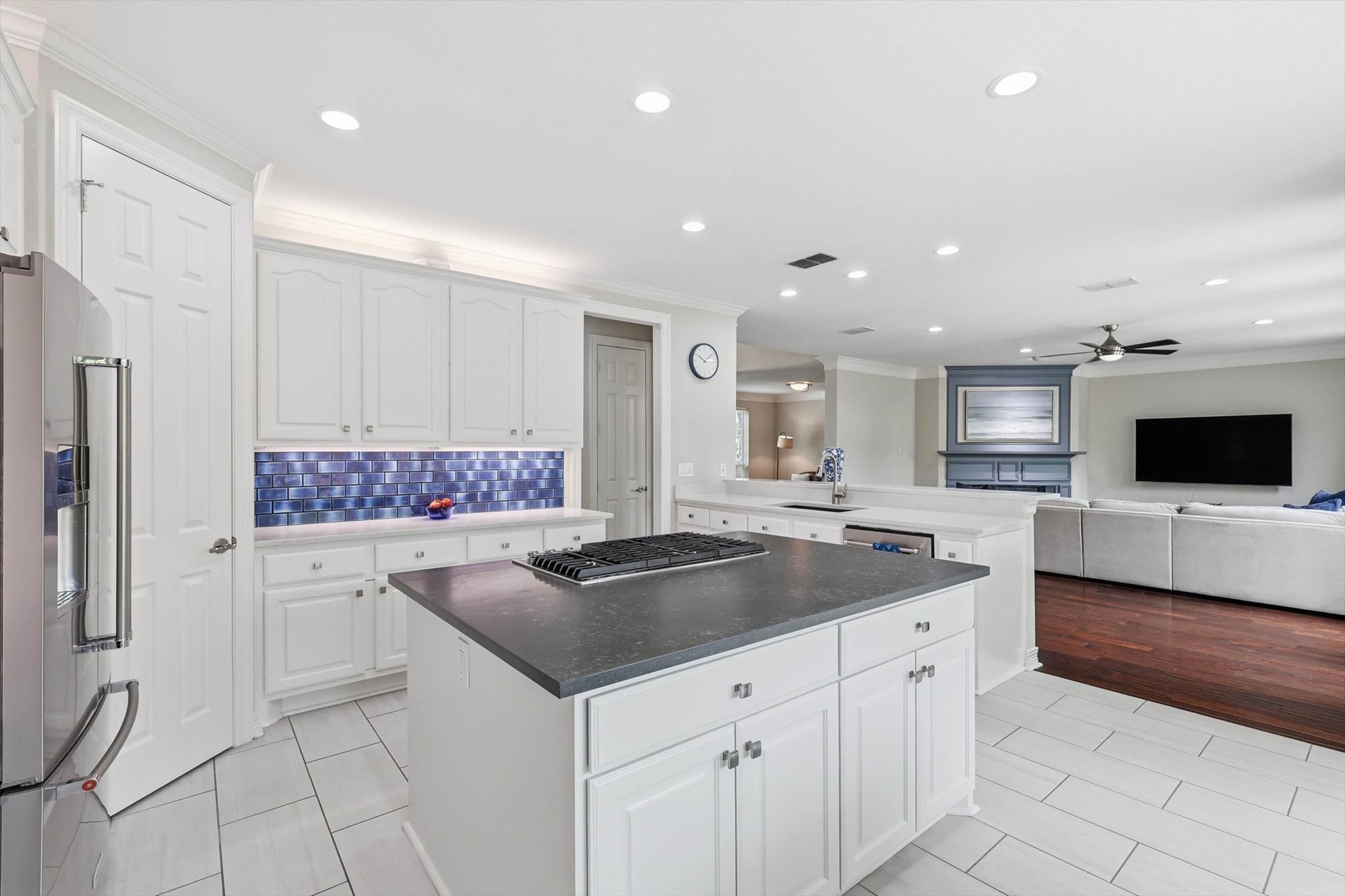 732 Northshore Court