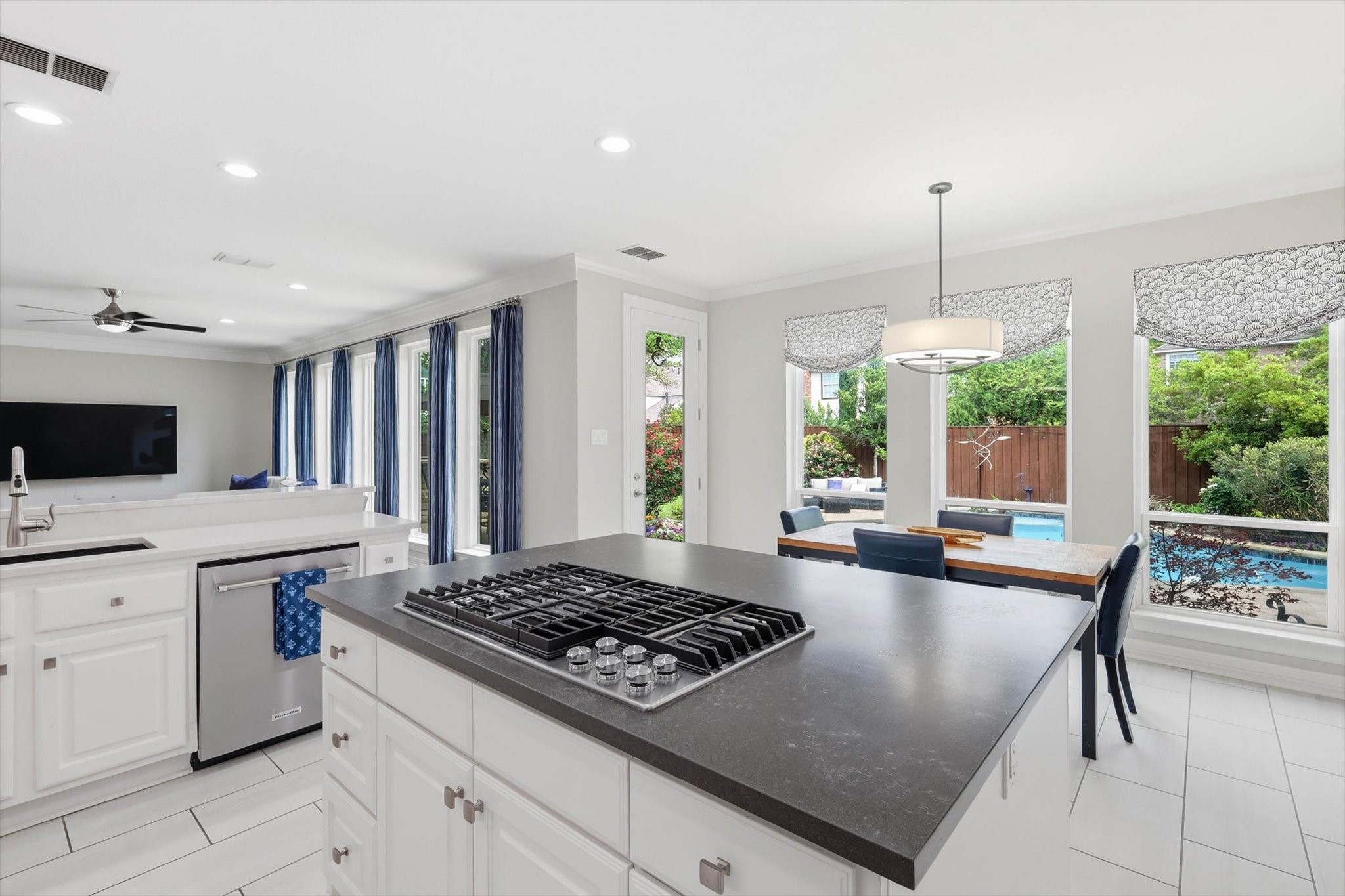 732 Northshore Court