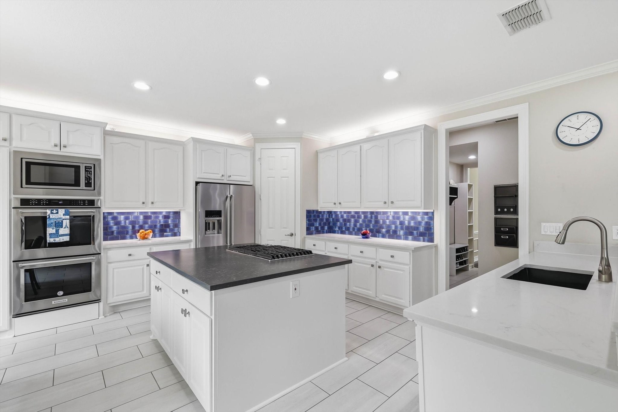 732 Northshore Court