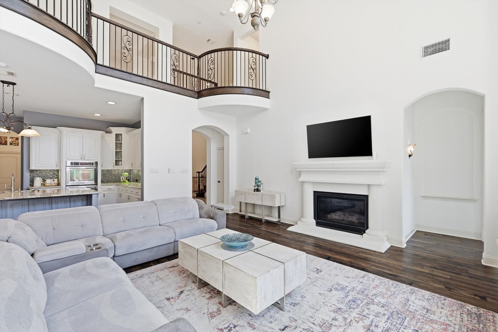 723 Chateaus Drive