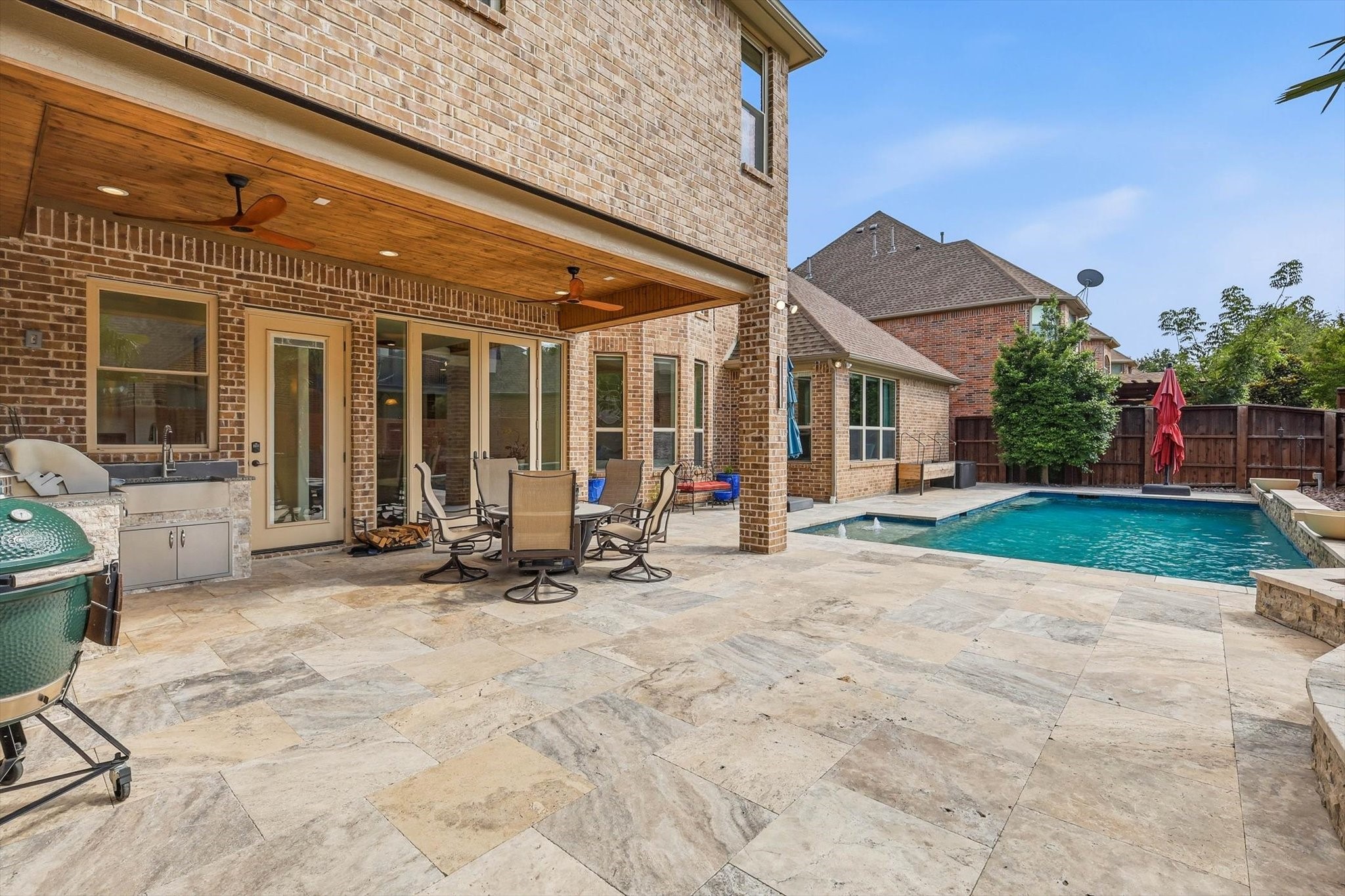 723 Chateaus Drive