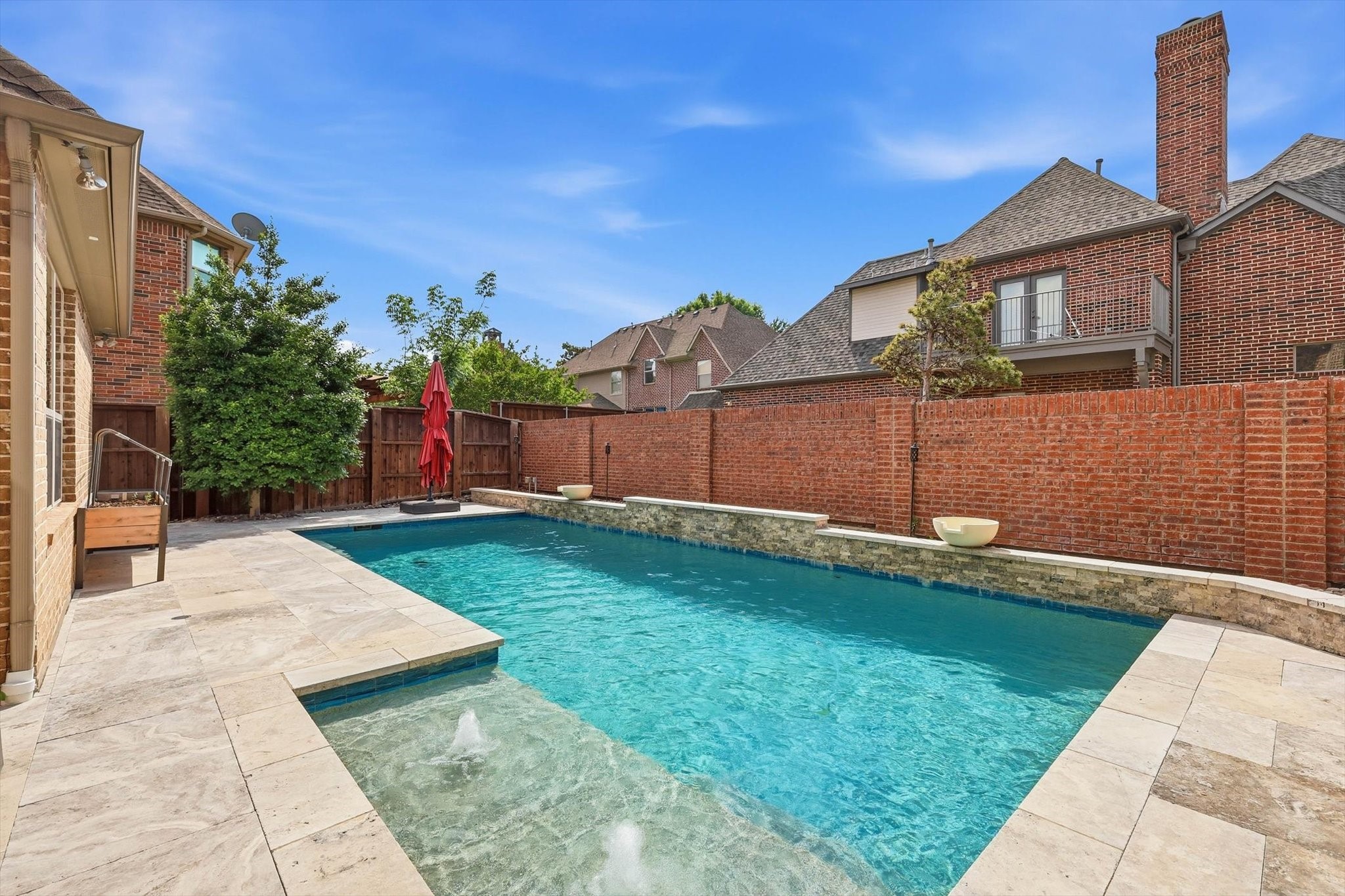 723 Chateaus Drive