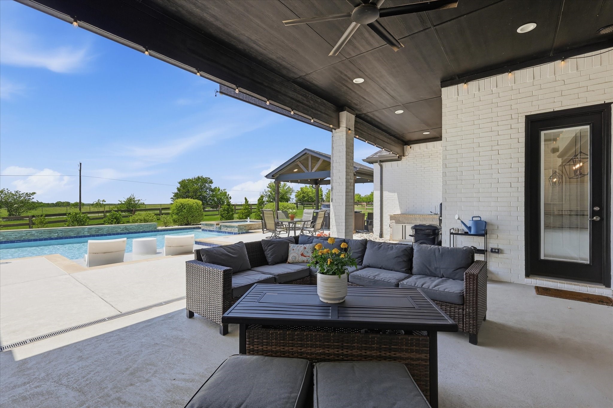 3401 Crosshill Court