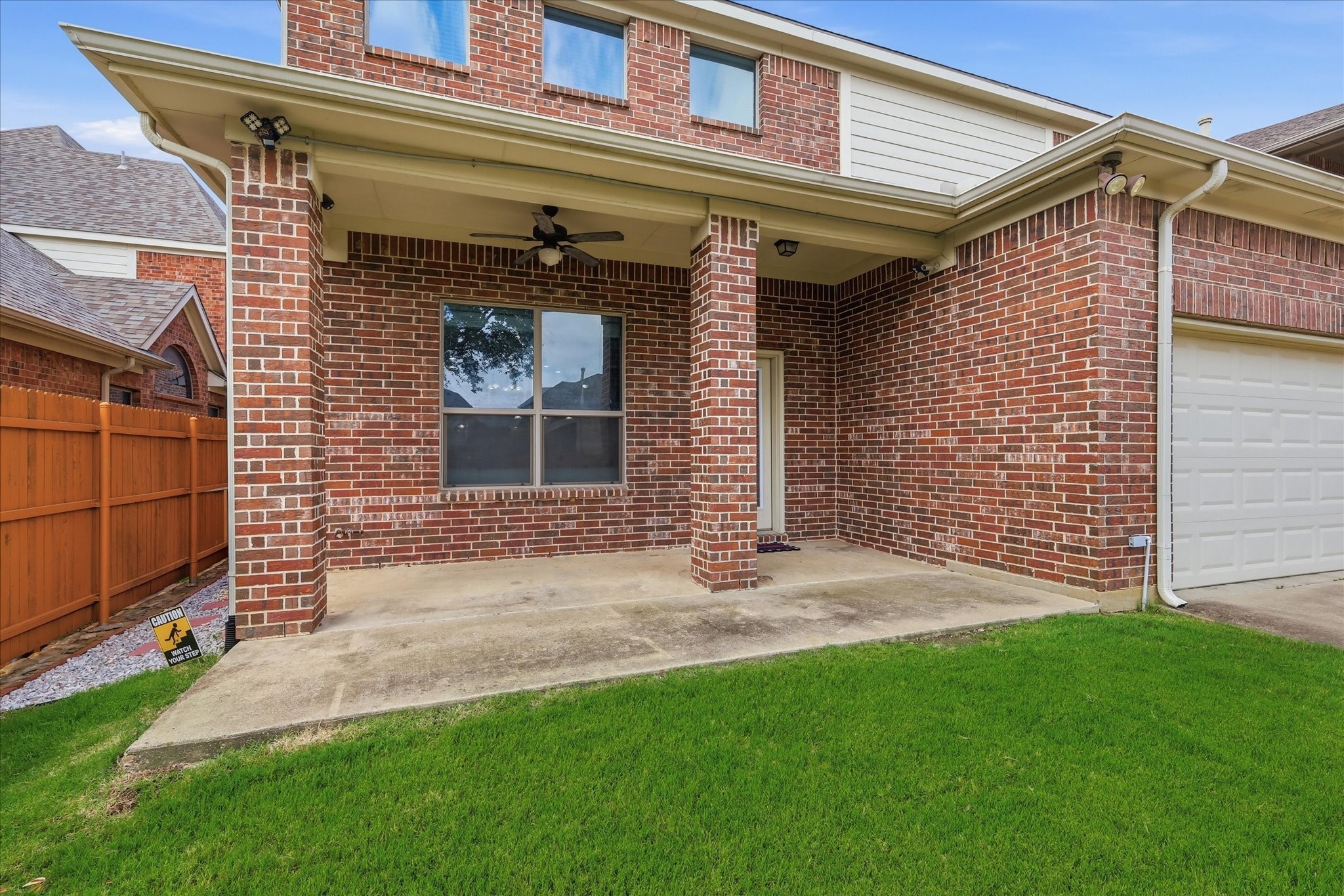 2427 Lismore Lane