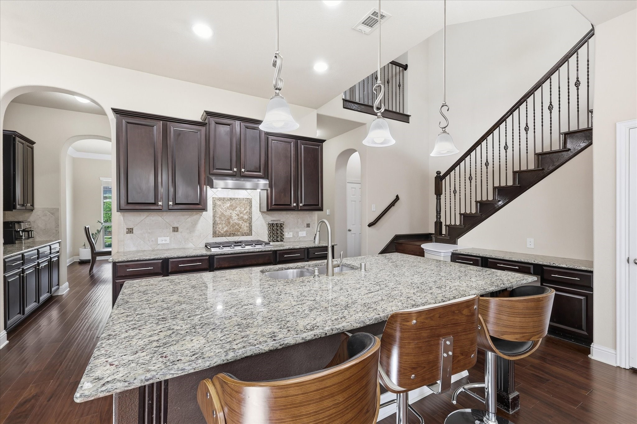 2427 Lismore Lane