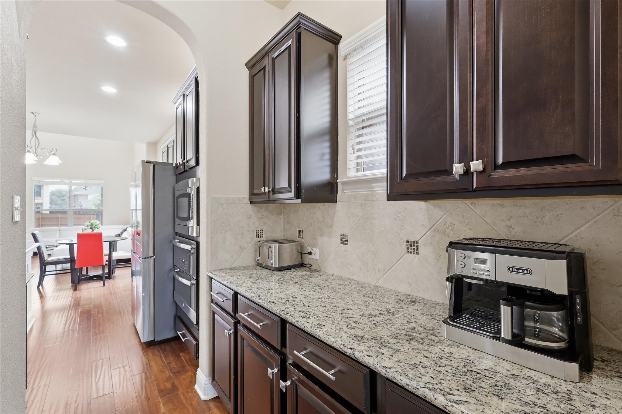 2427 Lismore Lane