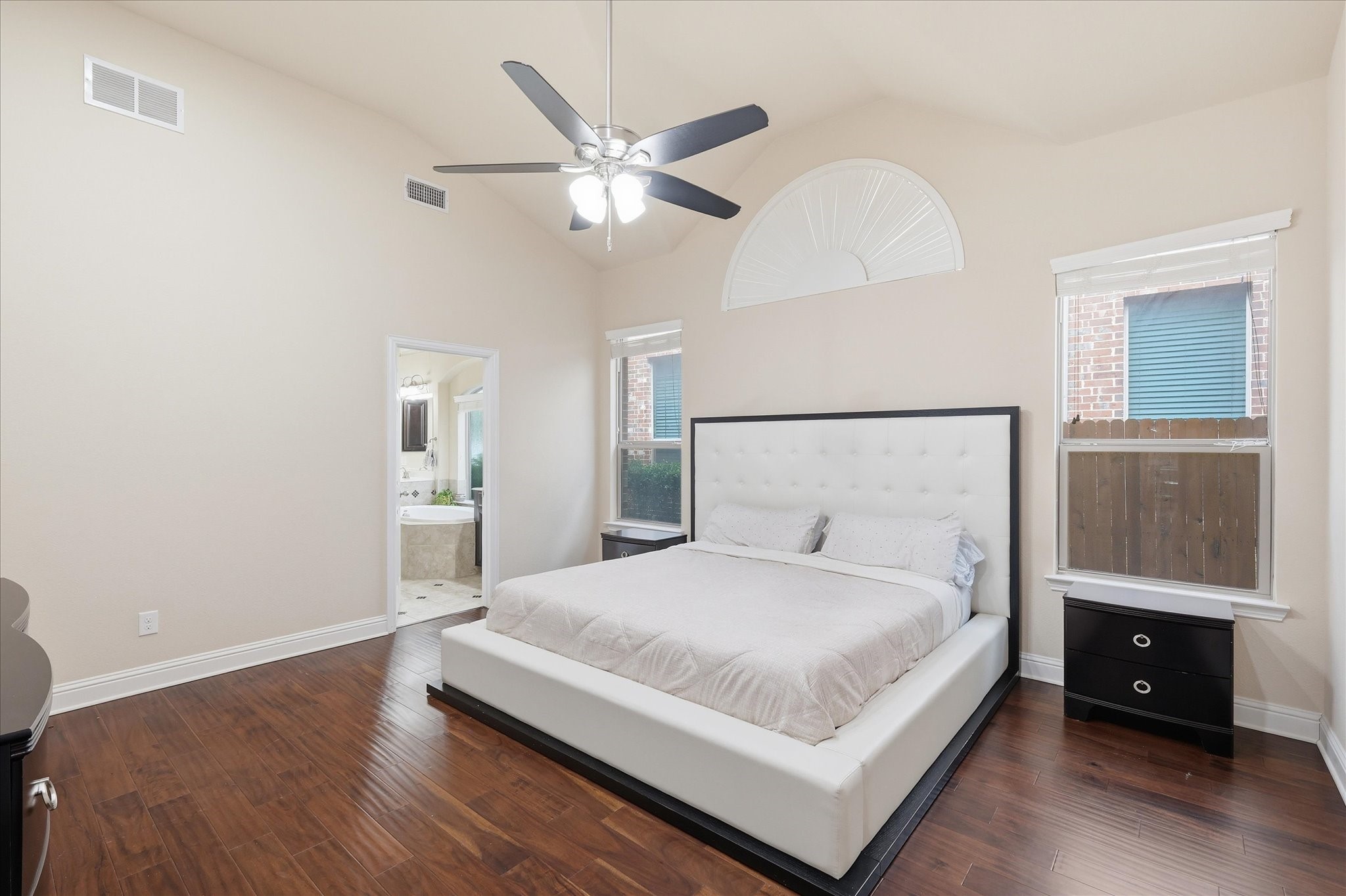 2427 Lismore Lane
