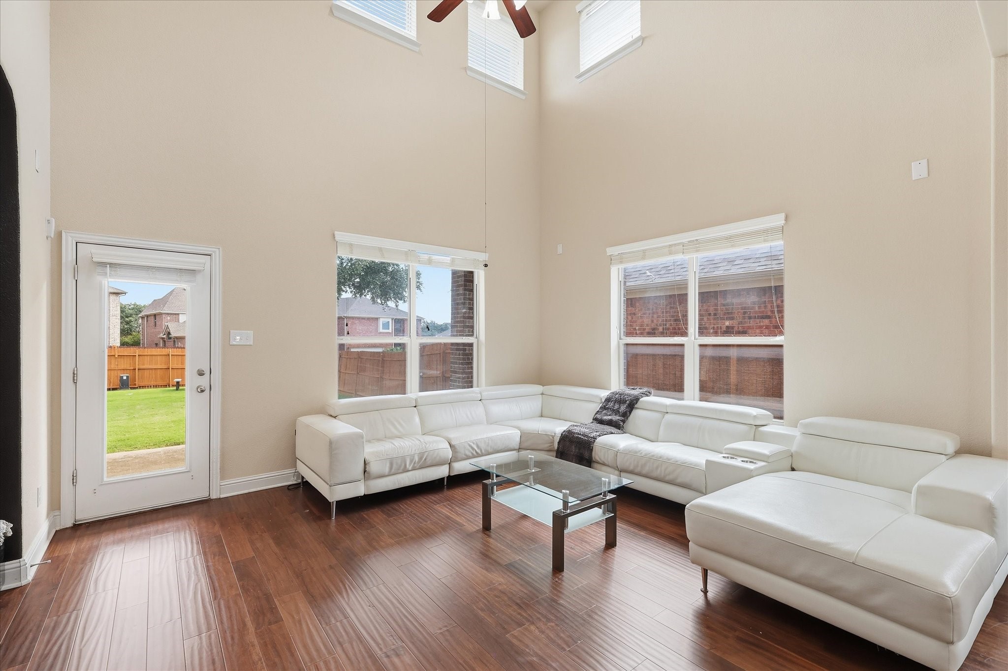 2427 Lismore Lane